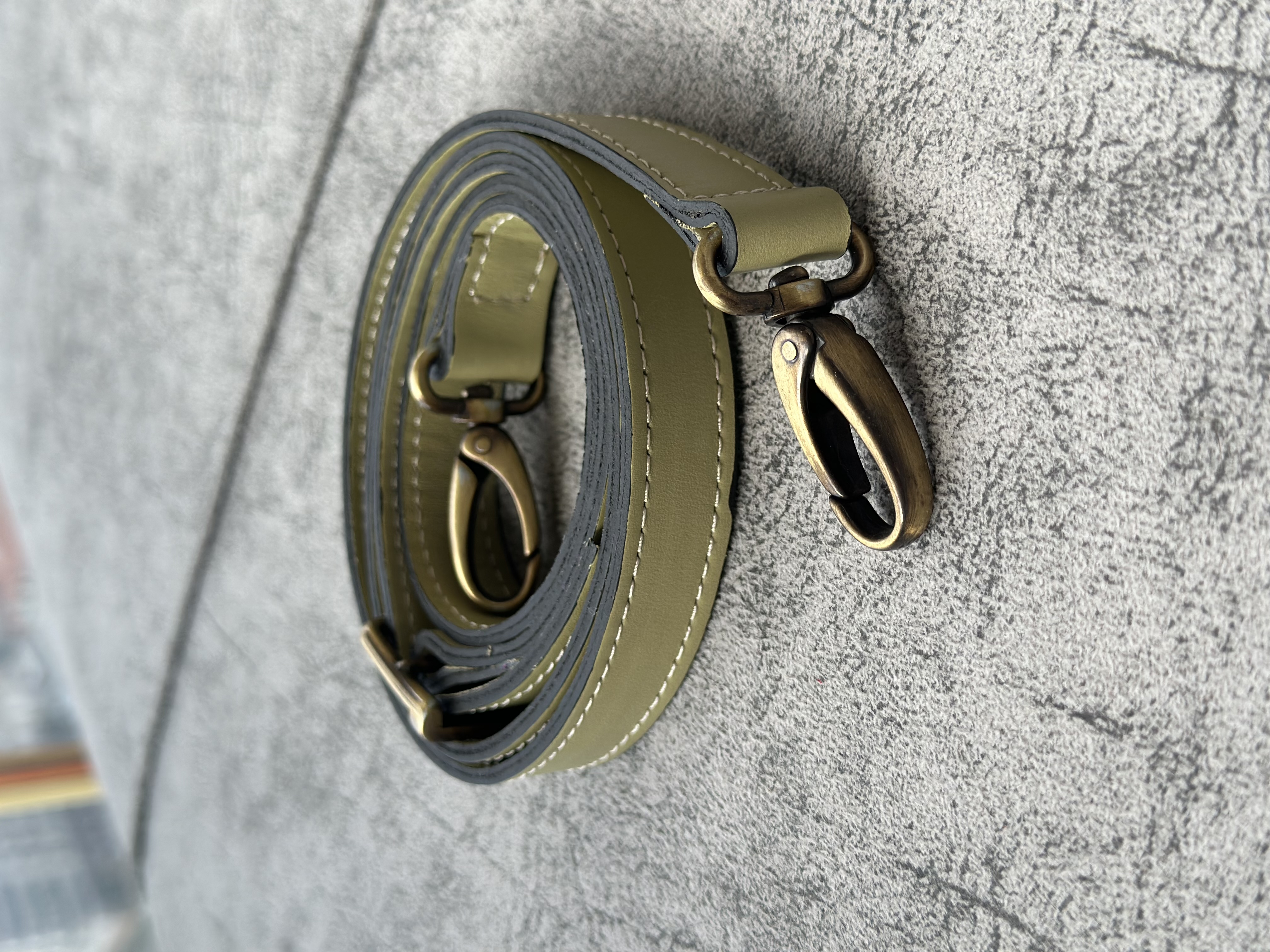 K9 土耳其真皮地氈手袋（牛油果）