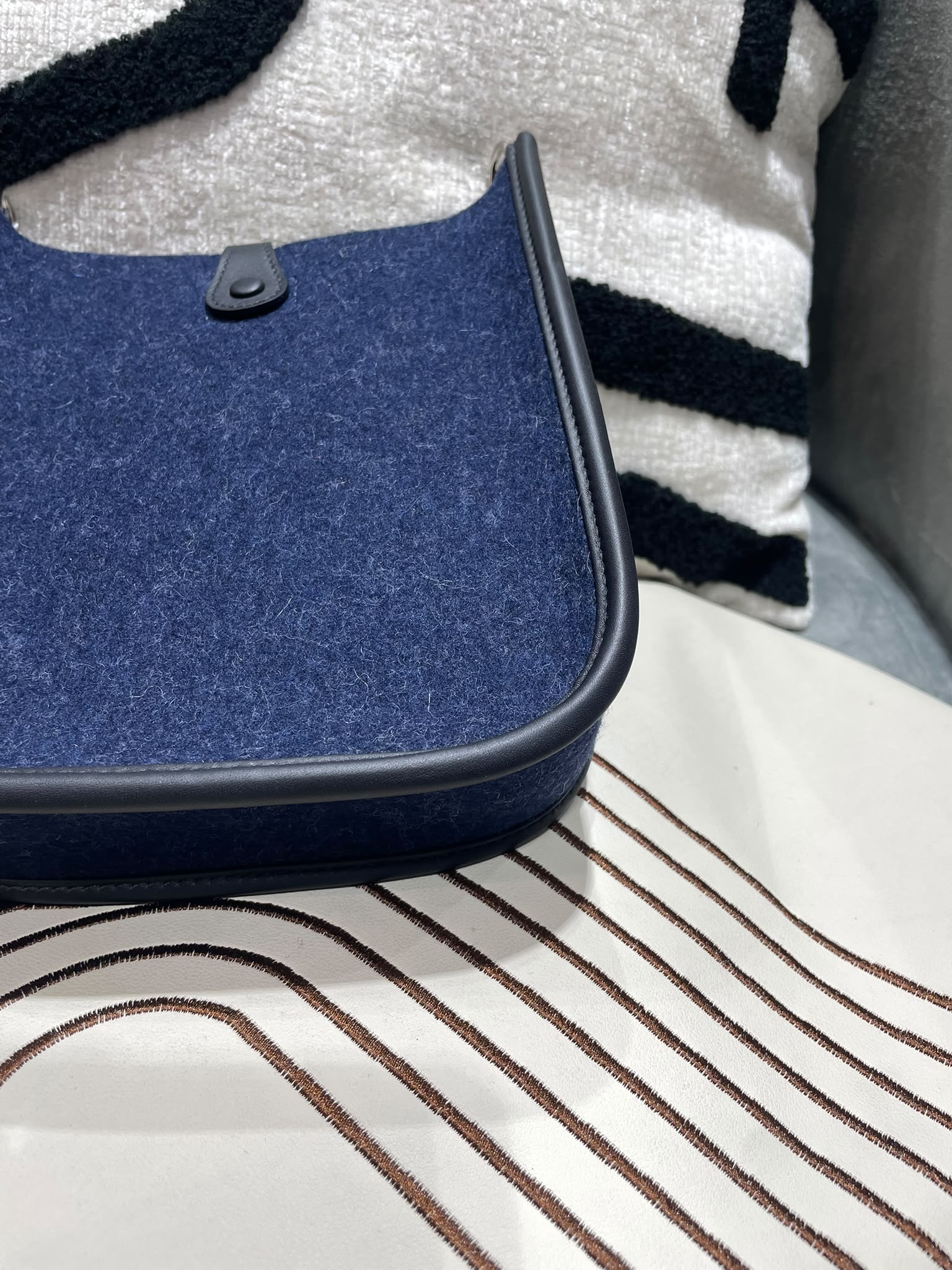 全新 HERMES Mini Evelyne 16 , STAMP Z ,2Z 午夜藍 Bleu Nuit牛皮 Feutre 羊毛氈銀扣, 100%Authentic,全新未使用品 ✅收據✅dust bag✅box 