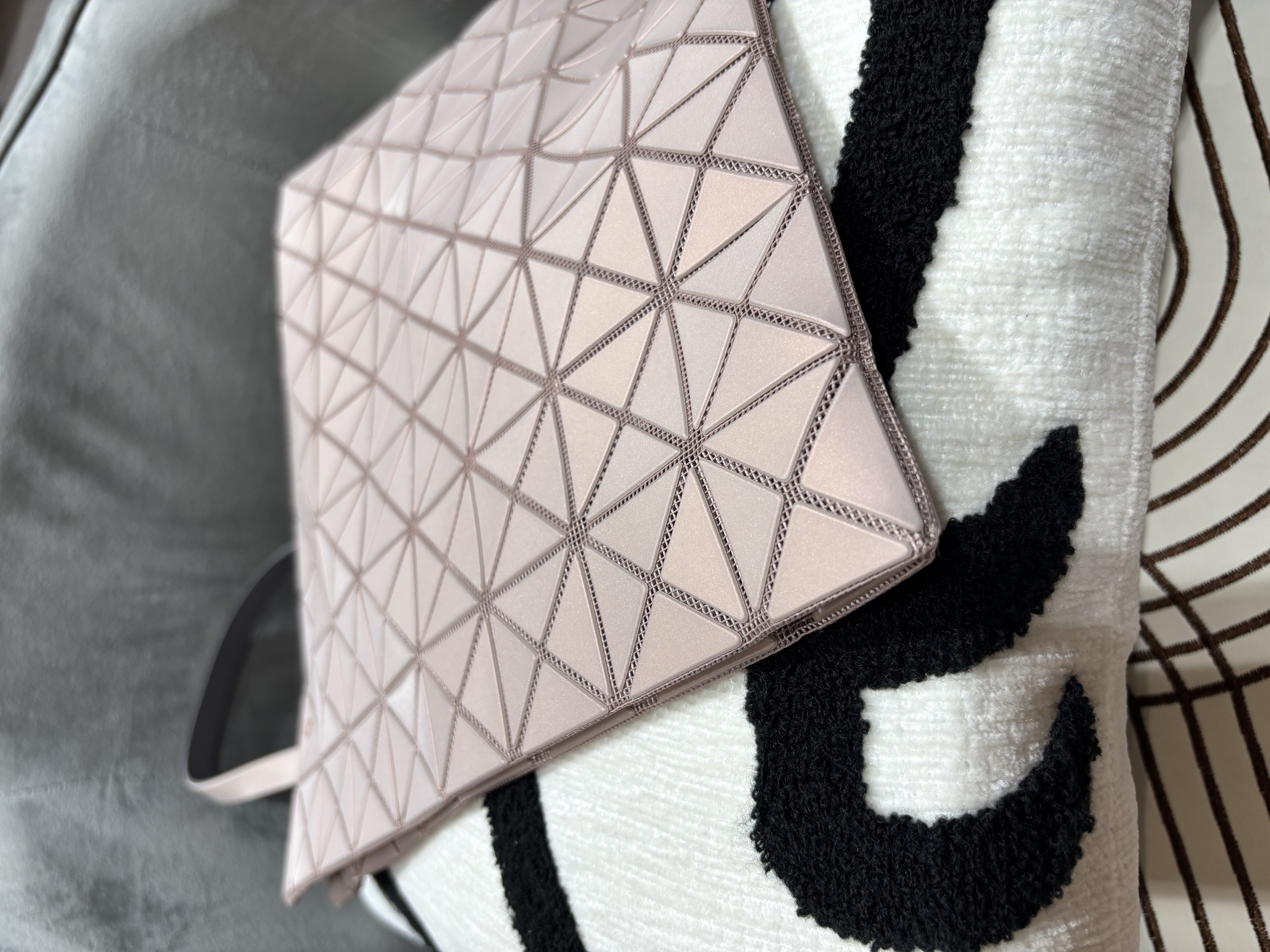 Issey Miyake Bao Bao Tote Bag 100%Authentic, 98%New ✅Dust bag