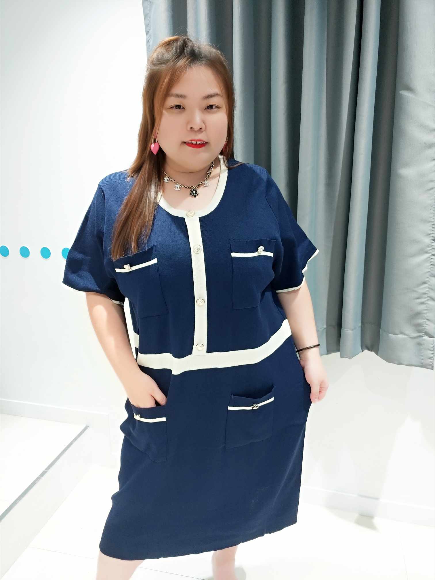 DSE01 排扣设计针织连身裙