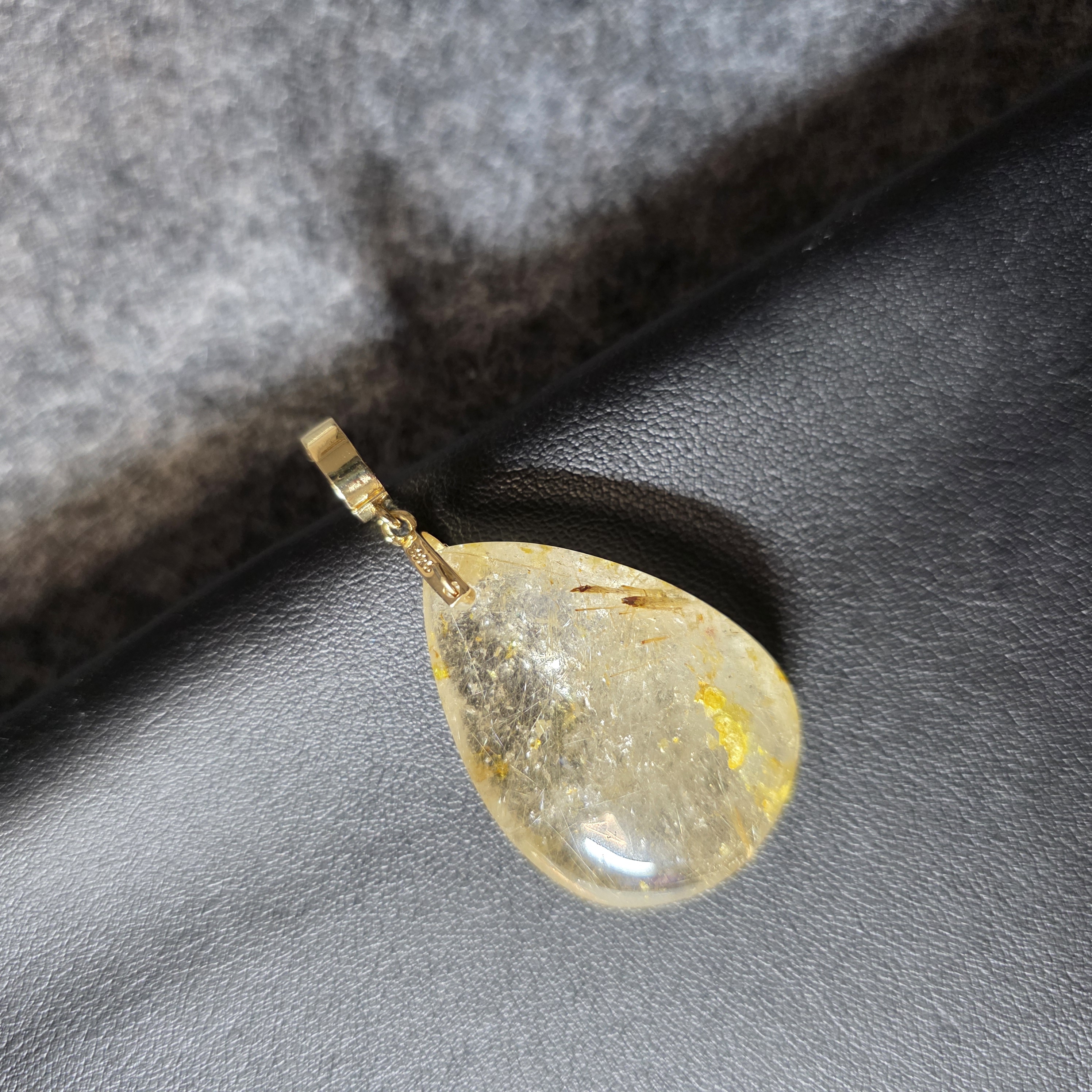 金髮晶水滴吊飾