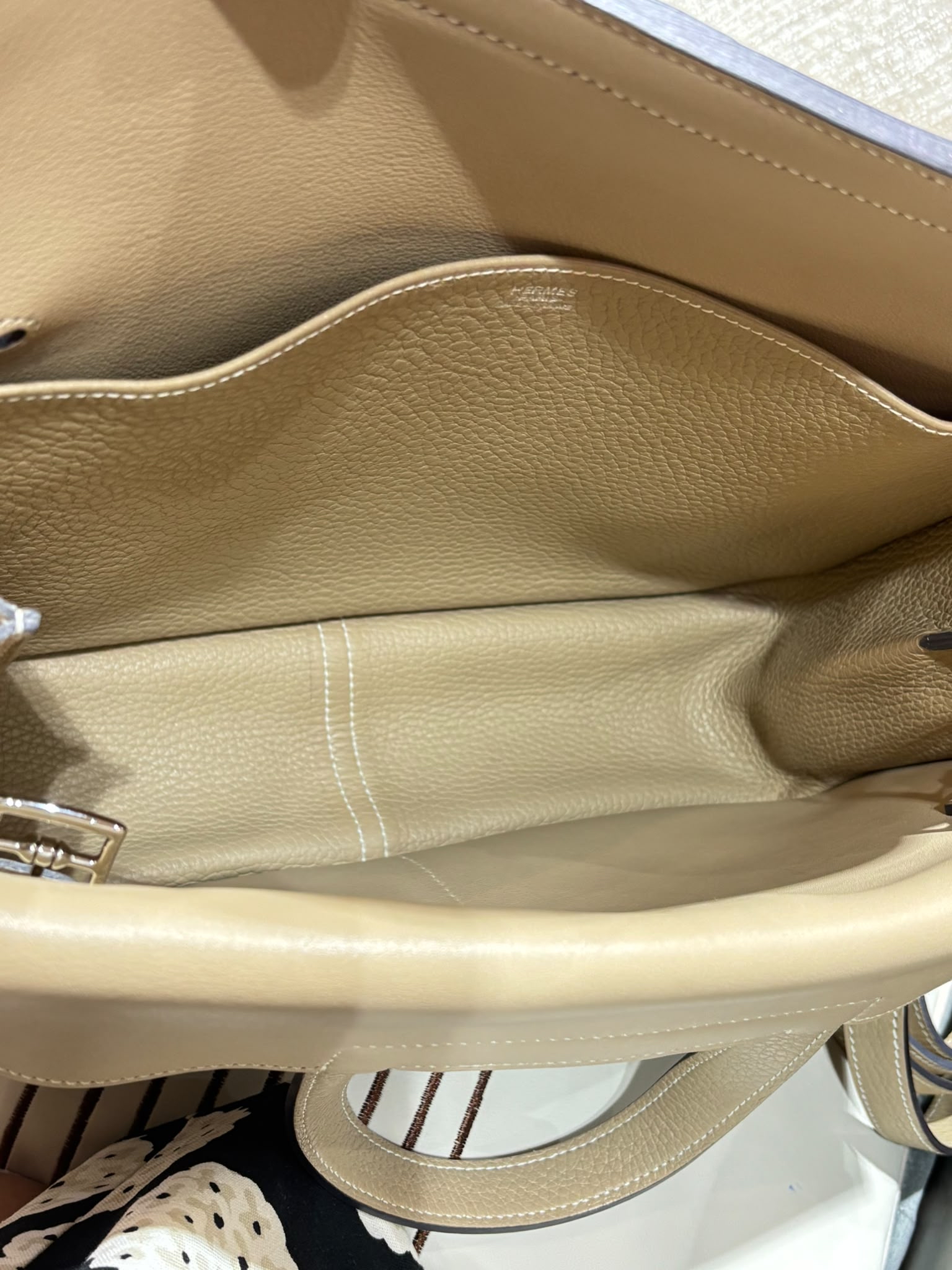 Hermes Halzan 31 Stamp A 風衣灰 100%Authentic, 98%New ✅Dust bag✅Box