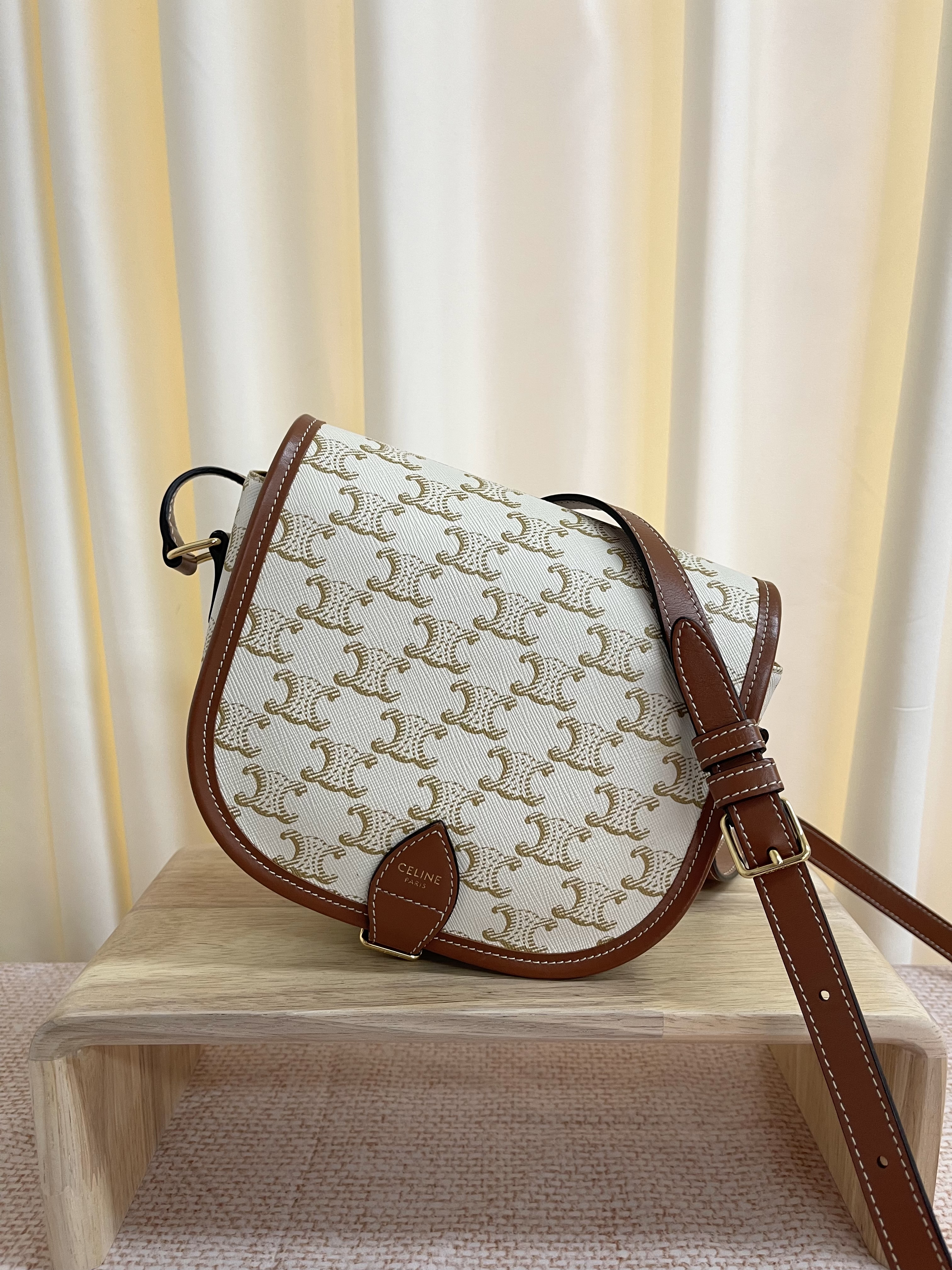 Pre-owned Celine Folco shoulder bag/ Product Code: 26020302