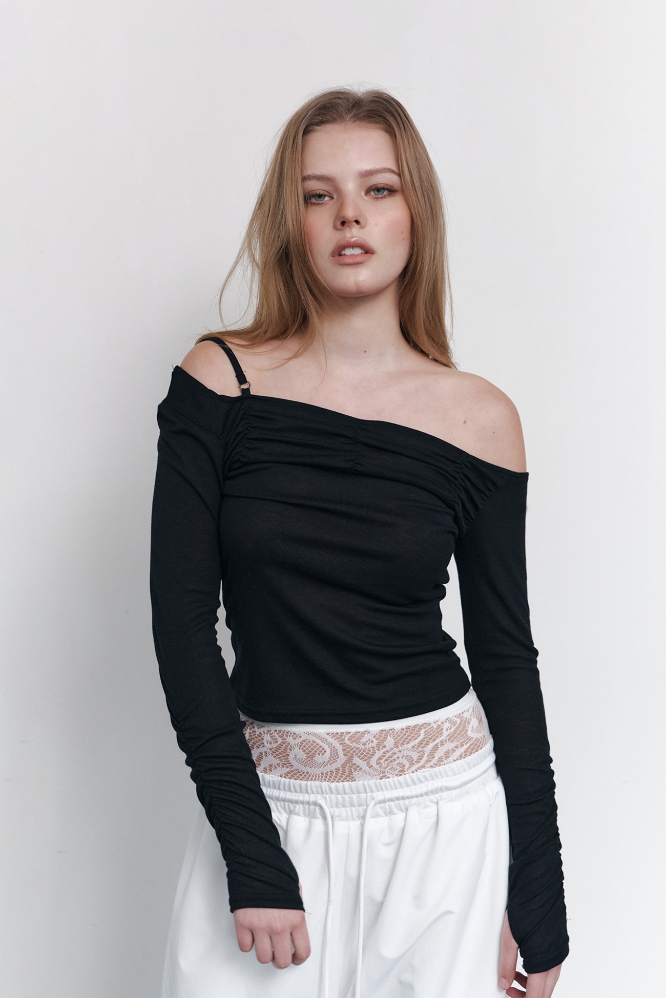 pleaseNOFOLLOW - Halo Unbal Shirring Long Sleeve Top (Black)