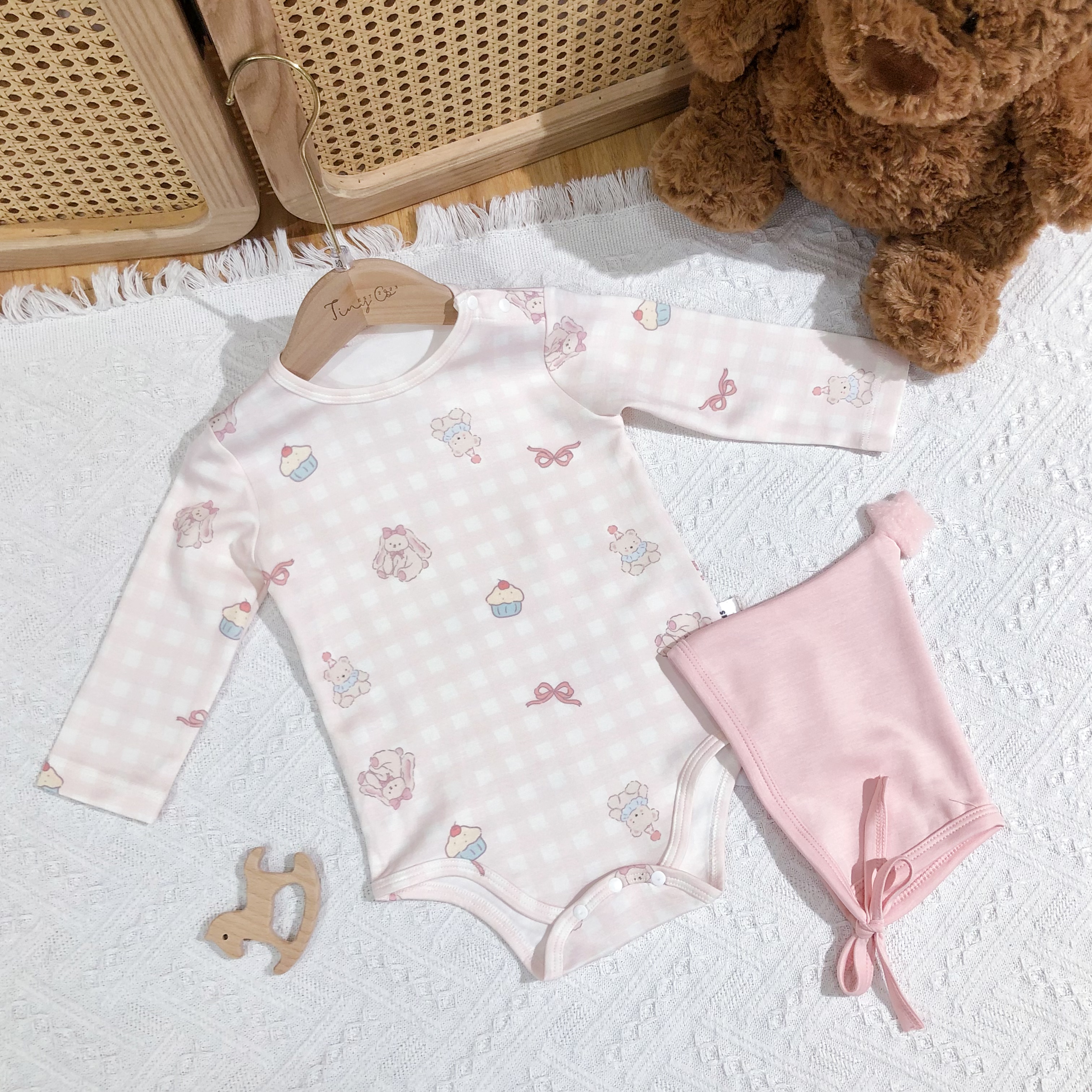 Baby Bodysuit and Hat Set with Cartoon Prints