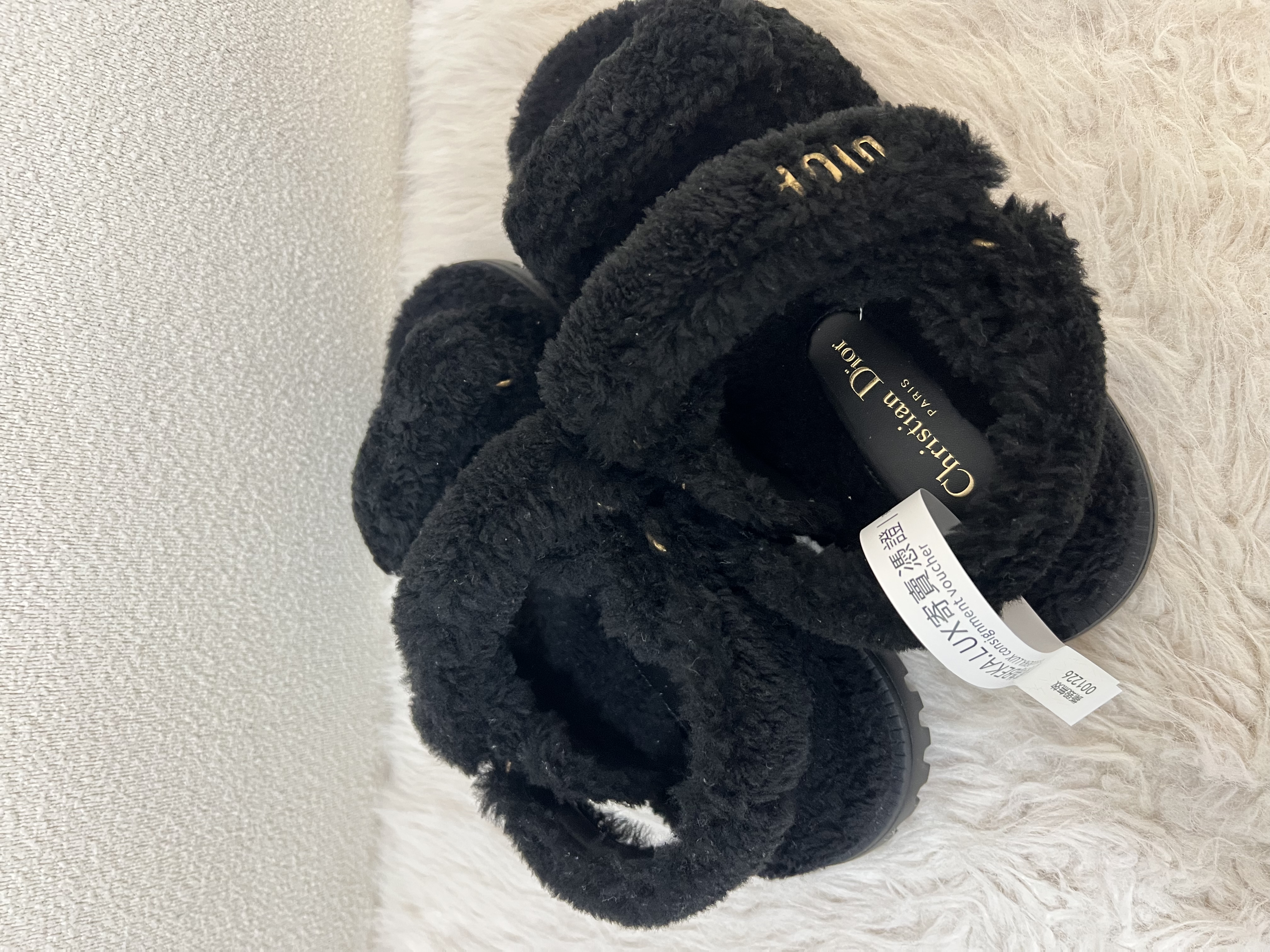 Unused Item Dior Dioract sandals in black shearling/ Product Code: 26022011