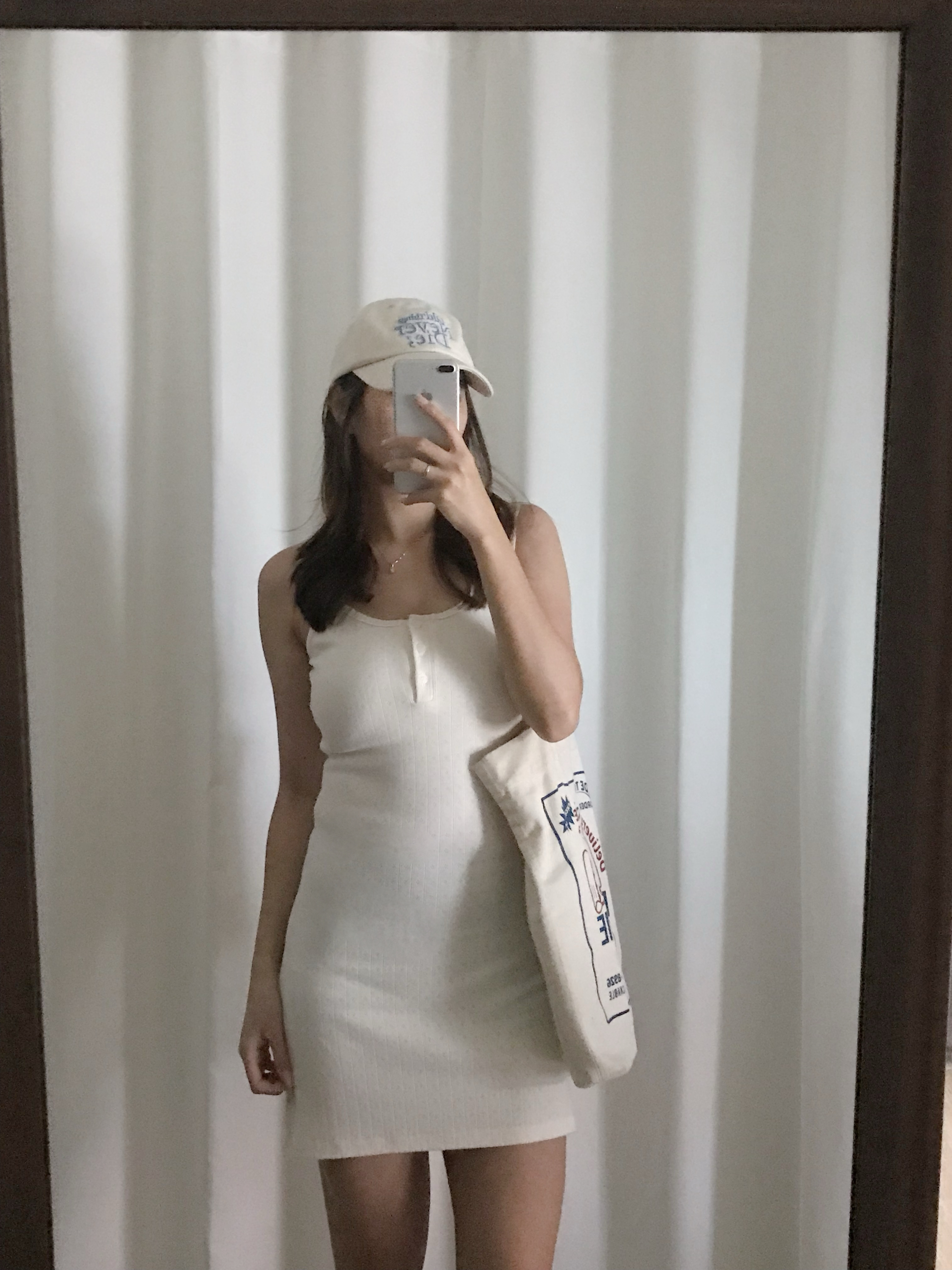 [顯身材!]簡約通花修身連身裙(三色入)