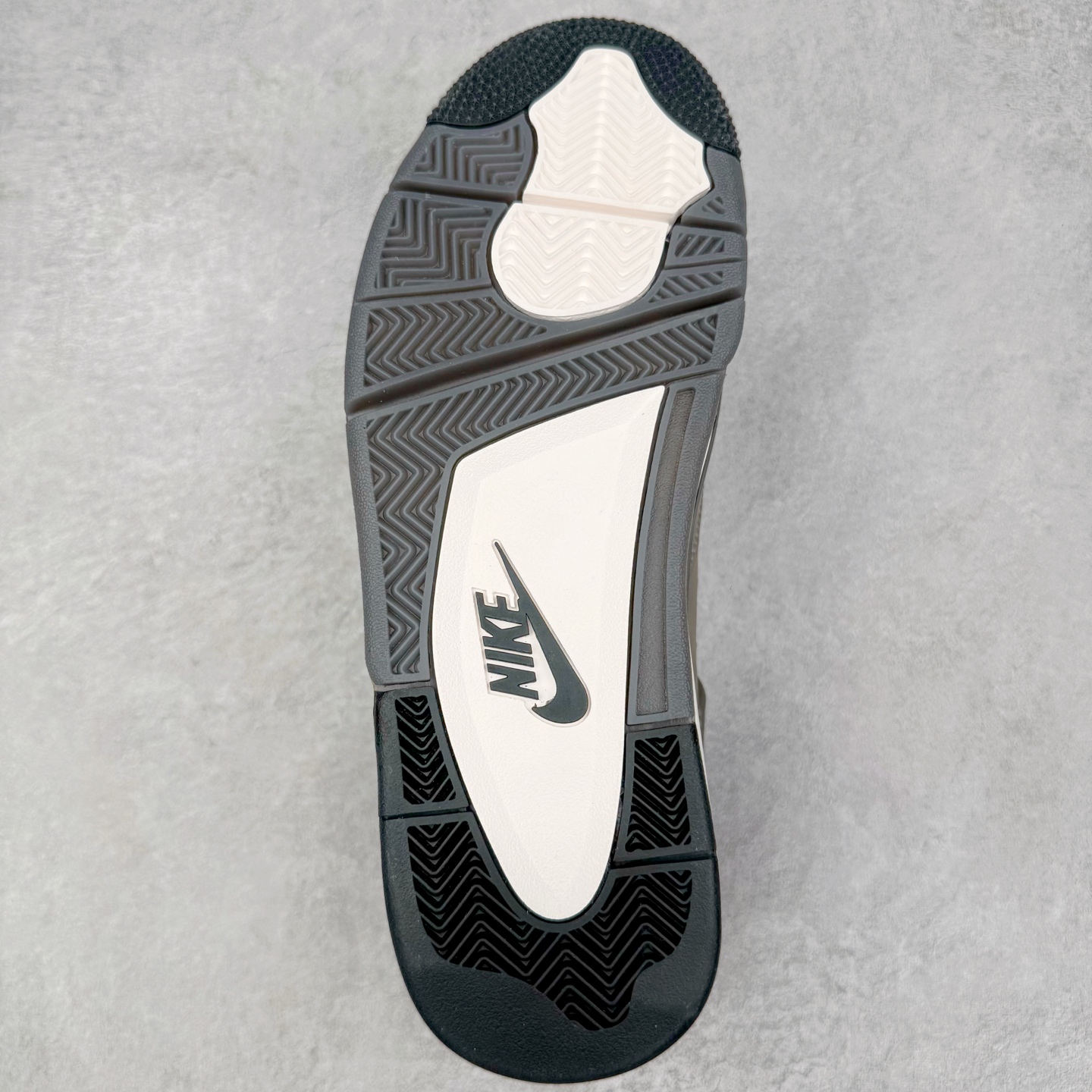 Air Jordan 4 Retro 'Cave Stone' FV5029-200