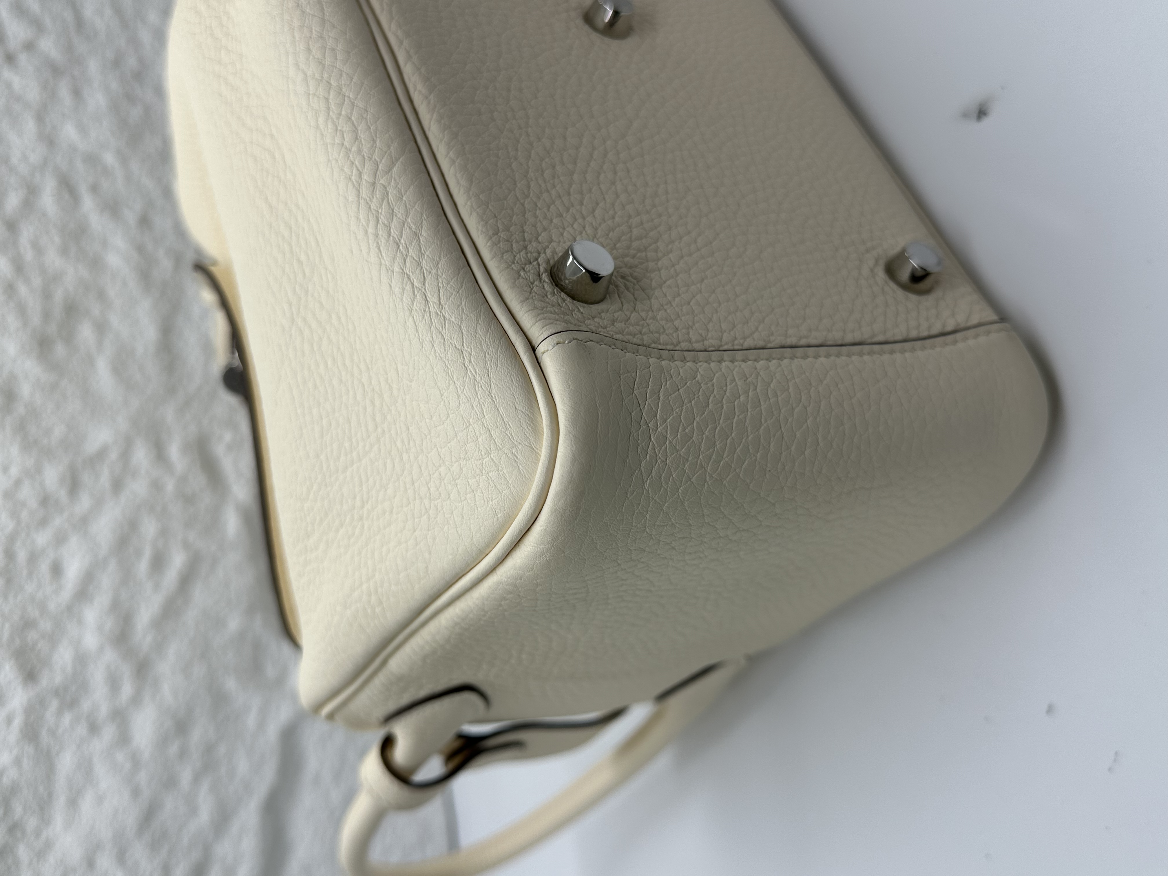 直播貨品 |  [1個-$100 2個-$300］FF25 / Stamp U 奶油白