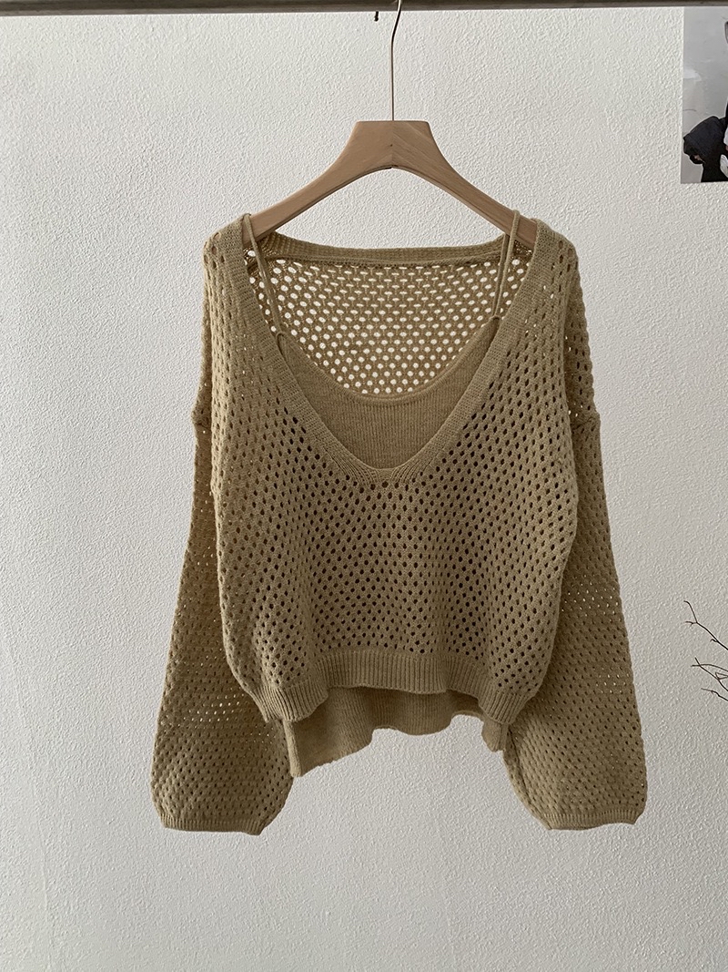 吊带修身针织打底+镂空休闲长袖V领毛衣两件套