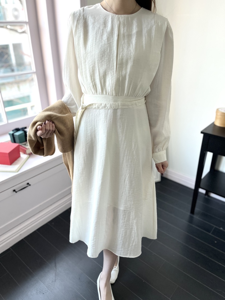 Pleated Yoke Detail Dress (Ivory)