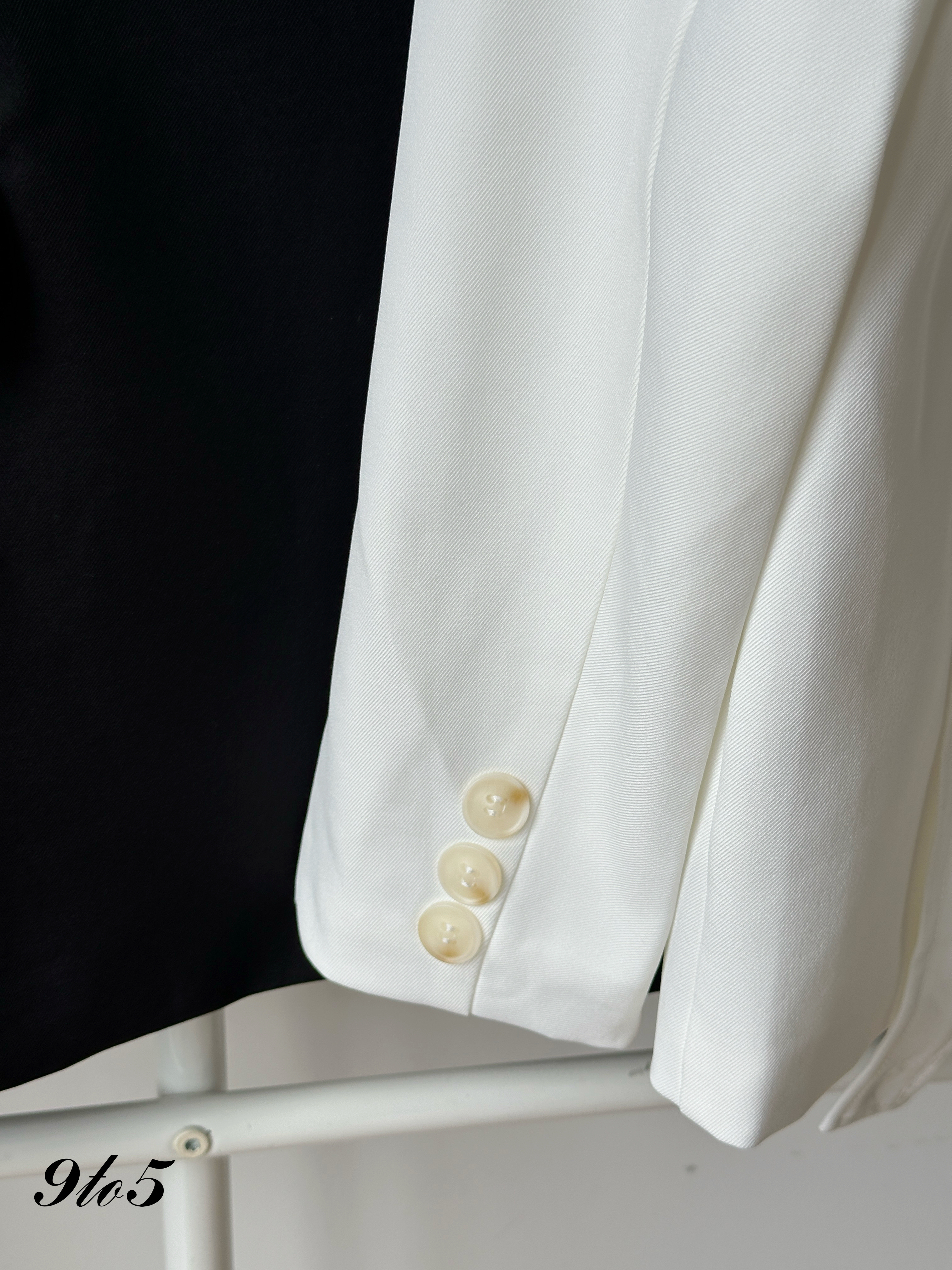 T4112 Long Sleeve Blazer - Black & White 