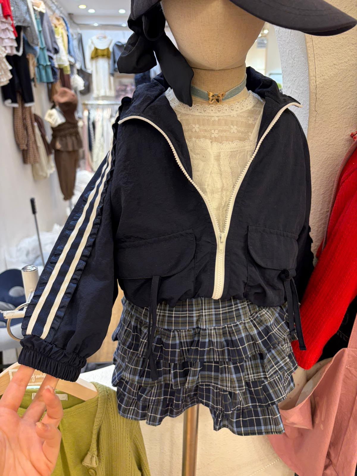 DB6370 Outer