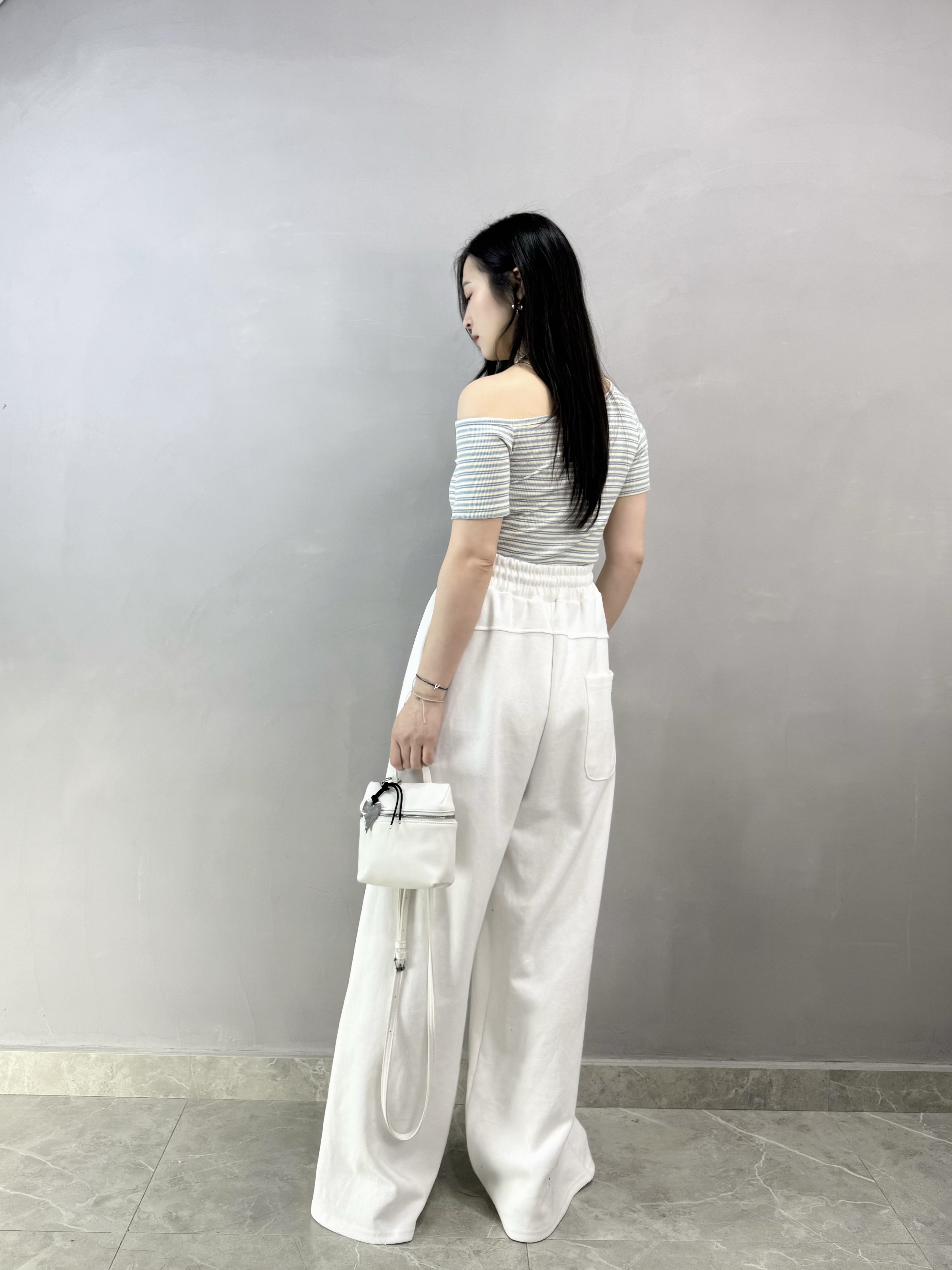 K67 單邊露膊橫間Top