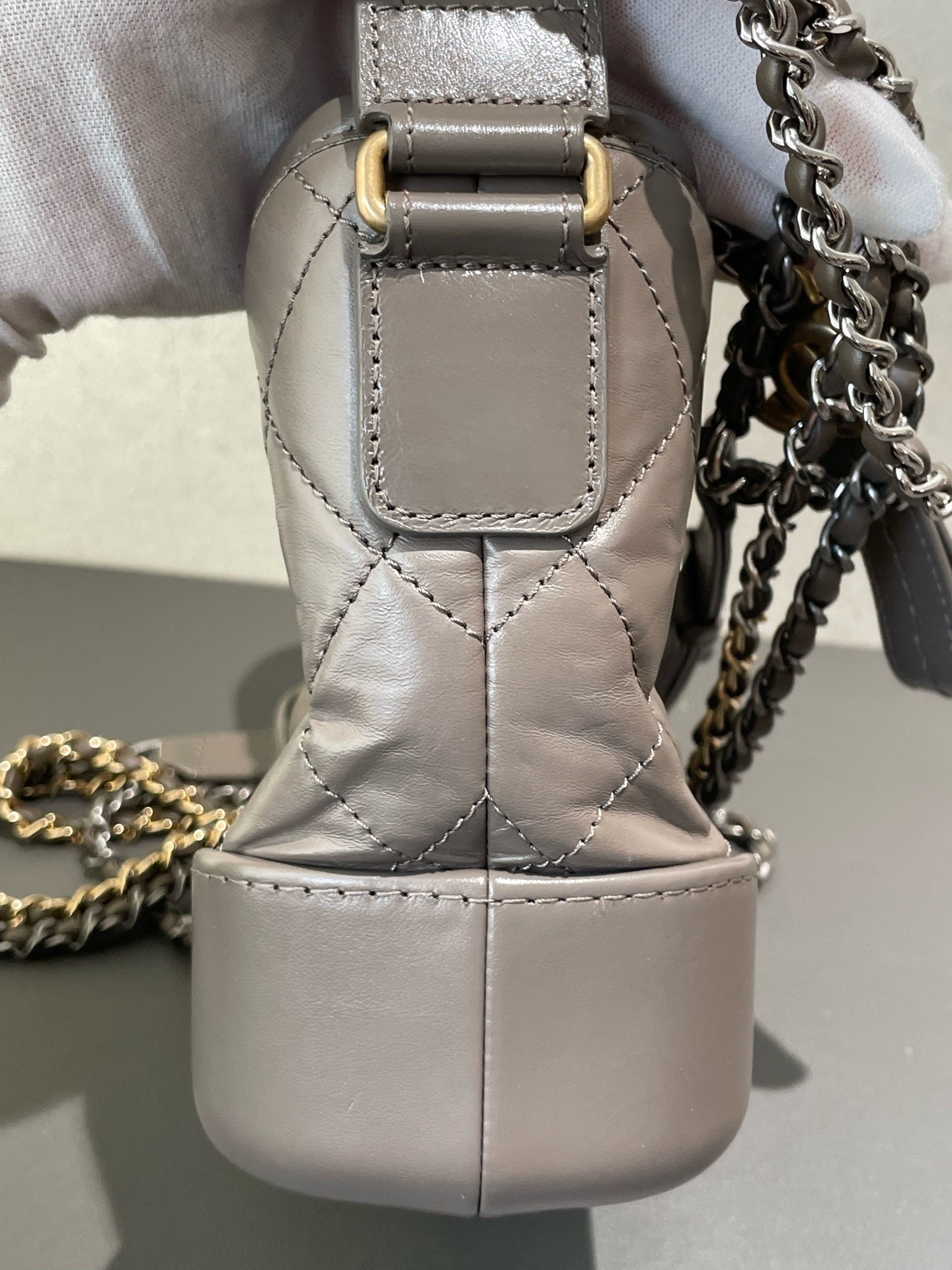 【預訂貨品】CHANEL 大象灰流浪包