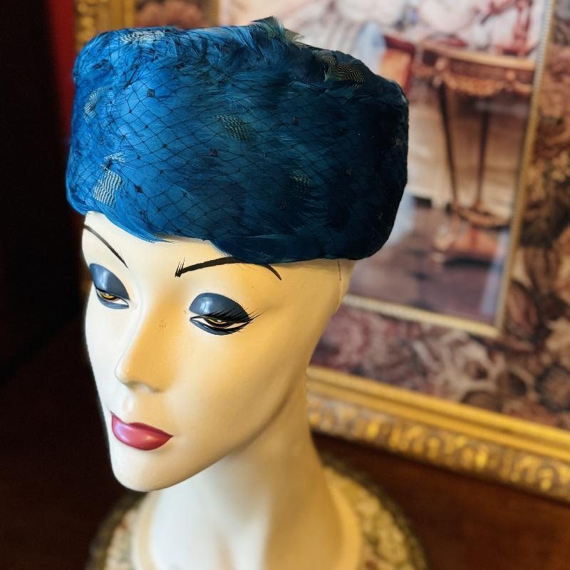 C.a. 1950s Teal Turquoise Peacock pillbox hat (MT2128)