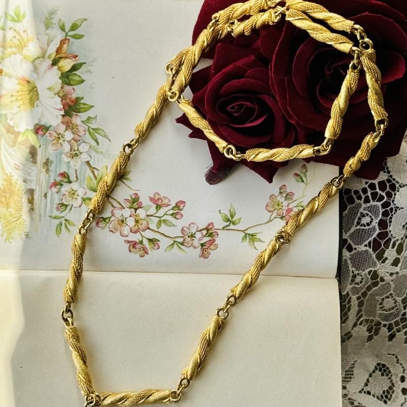 C.a. 1980s Heavy Solid Twisting Textured Bar Long Necklace / Pasta Necklace(MT1959)