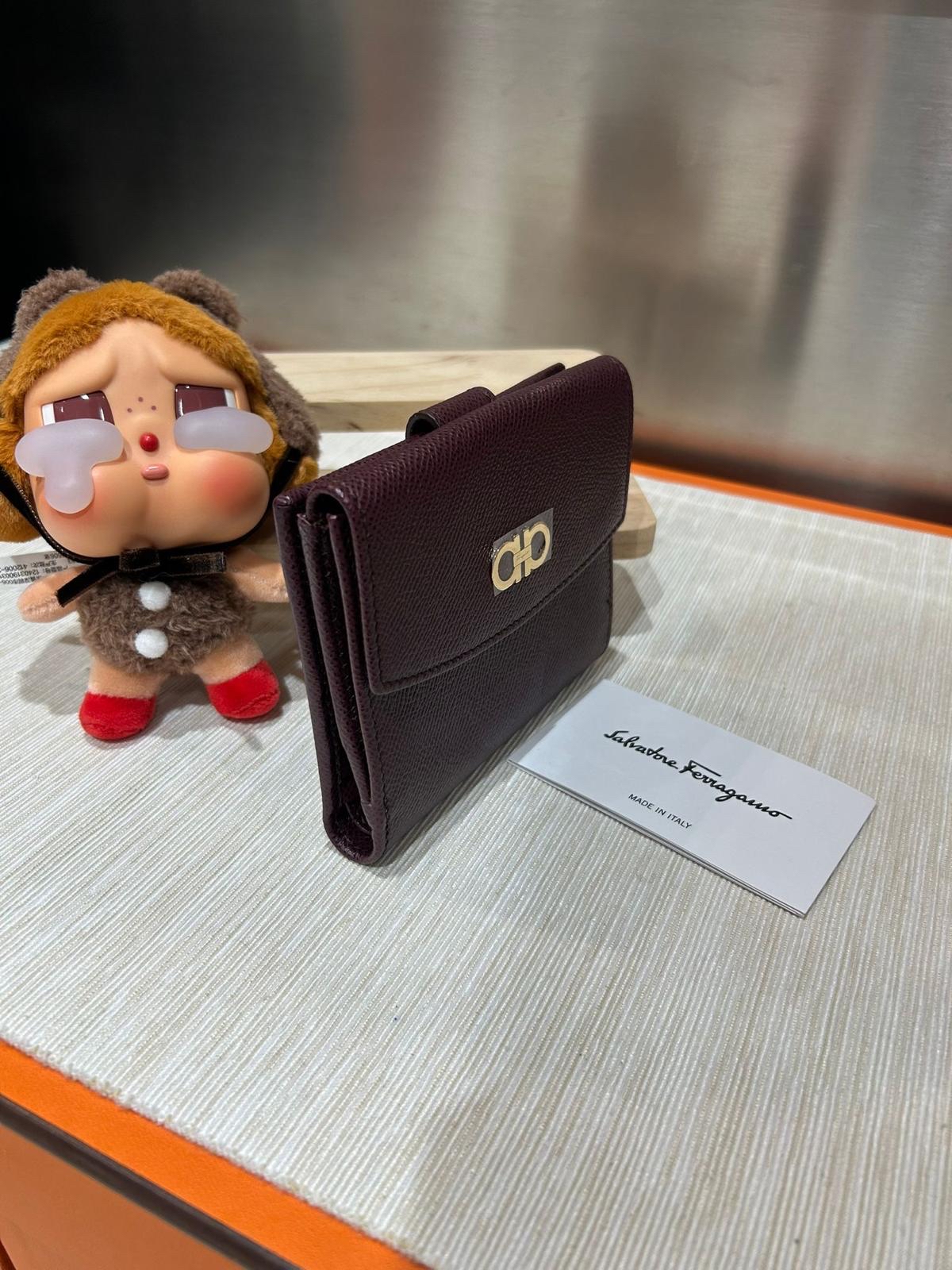 Salvatore Ferragamo Short Wallet 100%Authentic, Unused