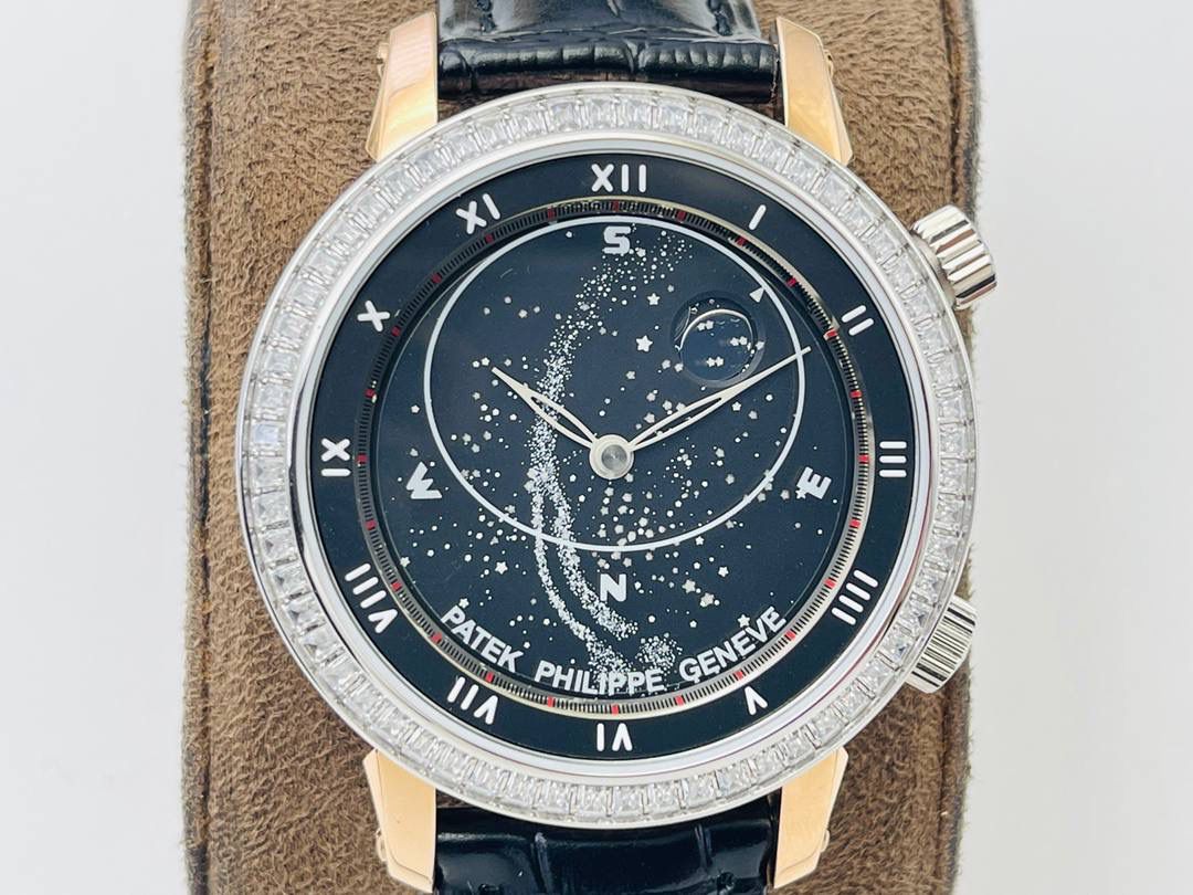 V4升级版 市场最高版本 功能跟正品一样 百达.翡丽星空升级终极版！升级细节： 1⃣️做到了跟正品满天星自动转的功能！ 2⃣️升级日历的排法和正品一样的顺序！ 3⃣️直径42毫米，厚度11毫米！ 4⃣️最大亮点：百达.翡丽星空里的月亮会根据天空上的月亮变化而变化！根据天空上的月圆月缺搬（初一月弯弯初十五月圆）到手表上了！