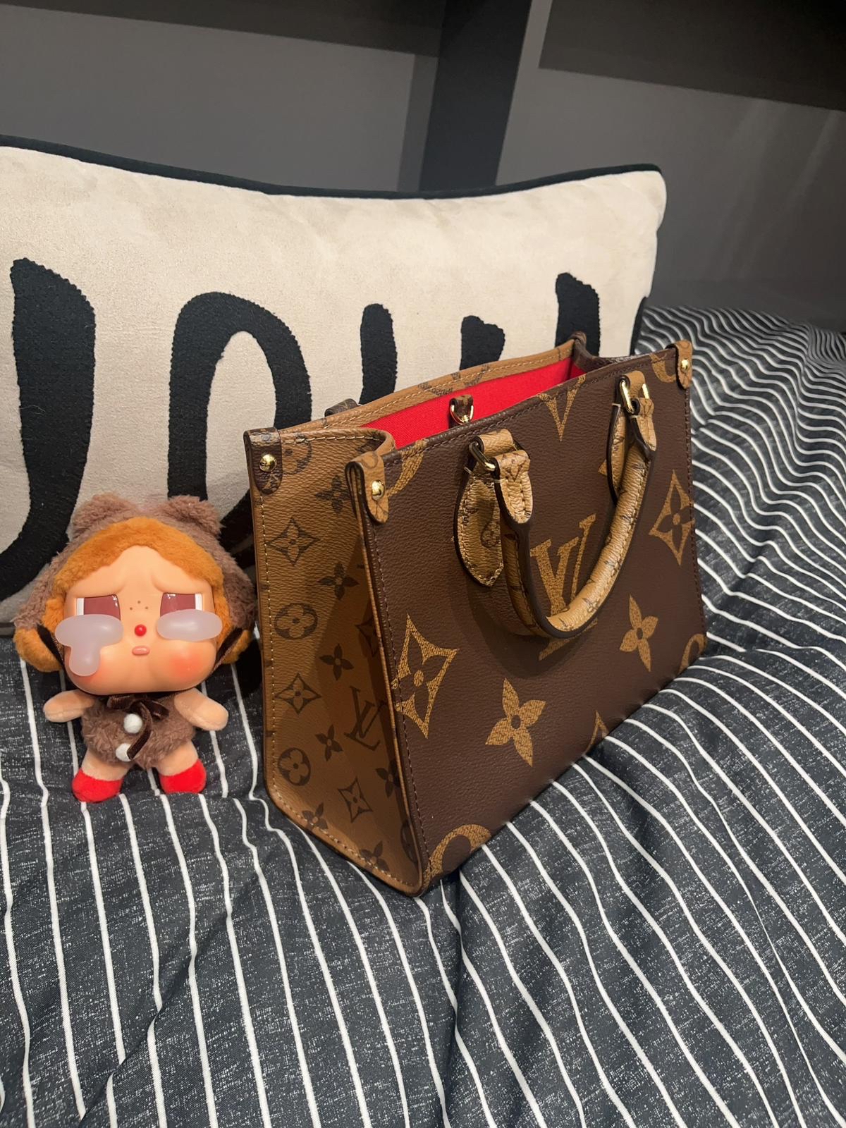 未使用品 Lv On The Go PM M46373 Monogram Reverse 100%Authentic, Unised ✅Coin purse ✅nfc✅dust bag ✅可調節肩帶✅box