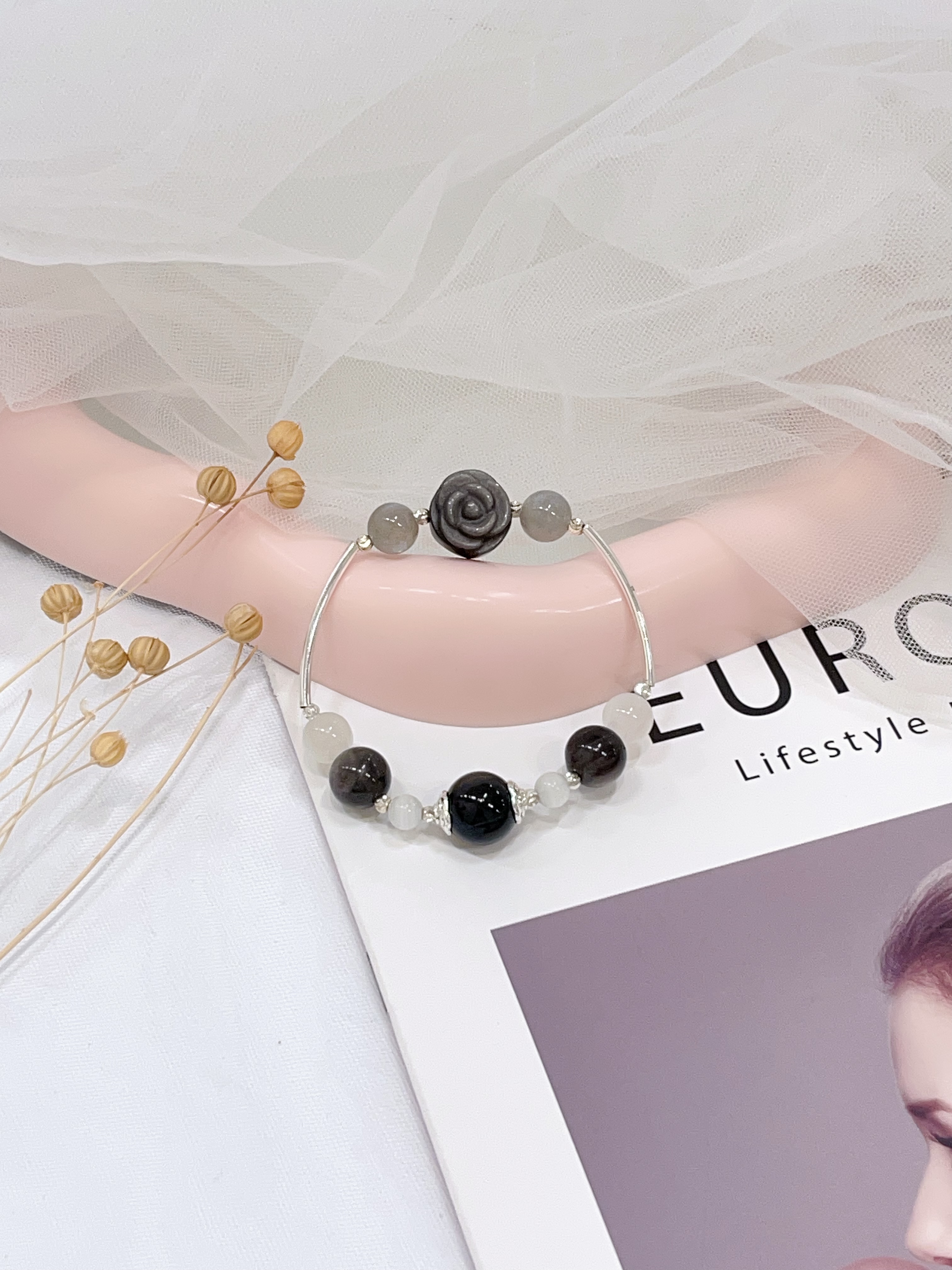 🌹 银耀石玫瑰 × 月光石手串  Silver Sheen Obsidian Rose & Moonstone Bracelet