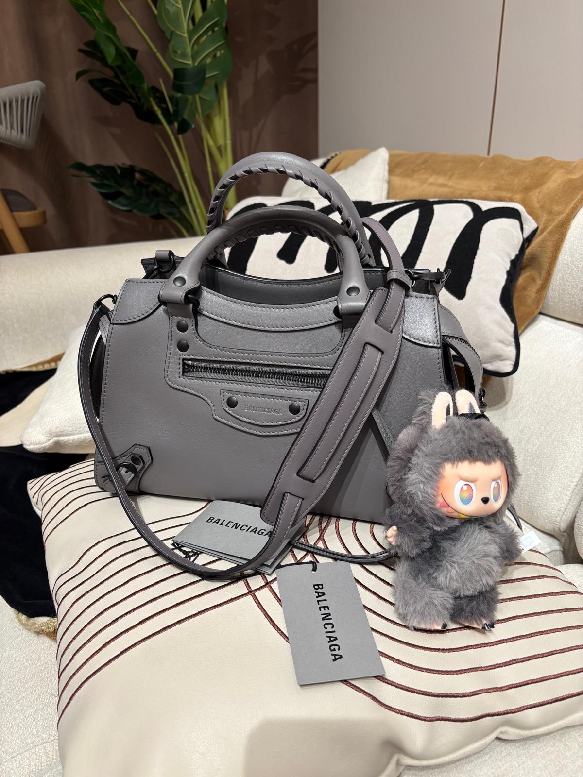 Balenciaga classic city calfskin 
