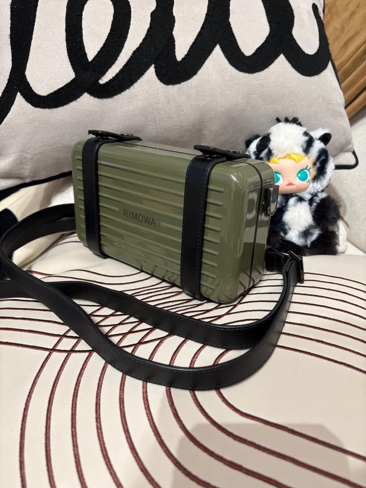 Rimowa Polycarbonate Crossbody Bag 100%Authentic, 95%New ✅Strap