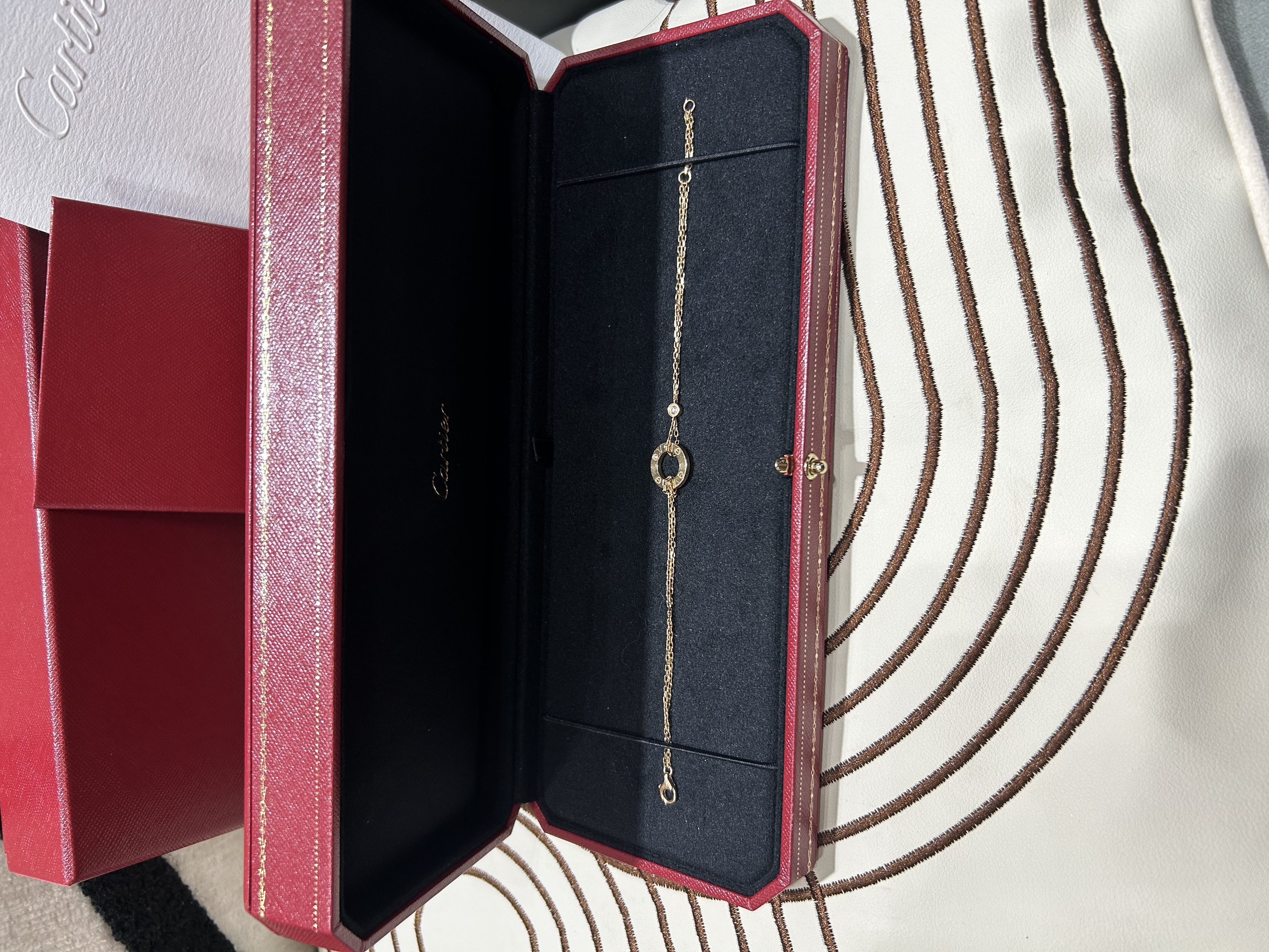 Cartier LOVE BRACELET ON CHAIN, 2 DIAMONDS 18K 100%Authentic, 95%New ✅專門店收據✅證書✅Box