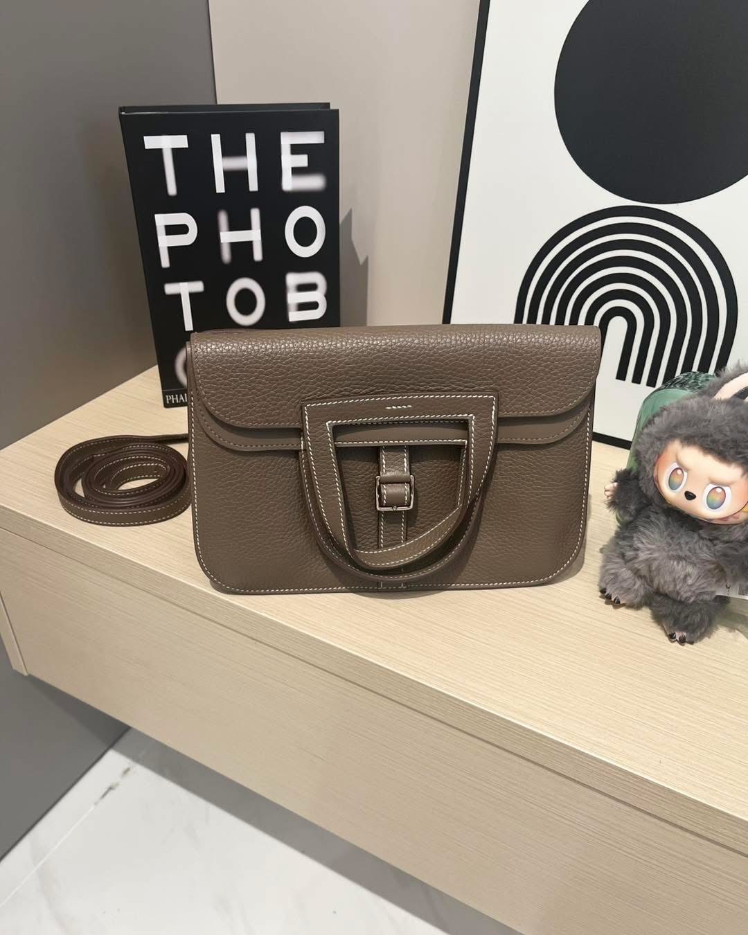 Hermes Halzan 25,STAMP Z 大象灰 100%Authentic,95%New✅dust bag