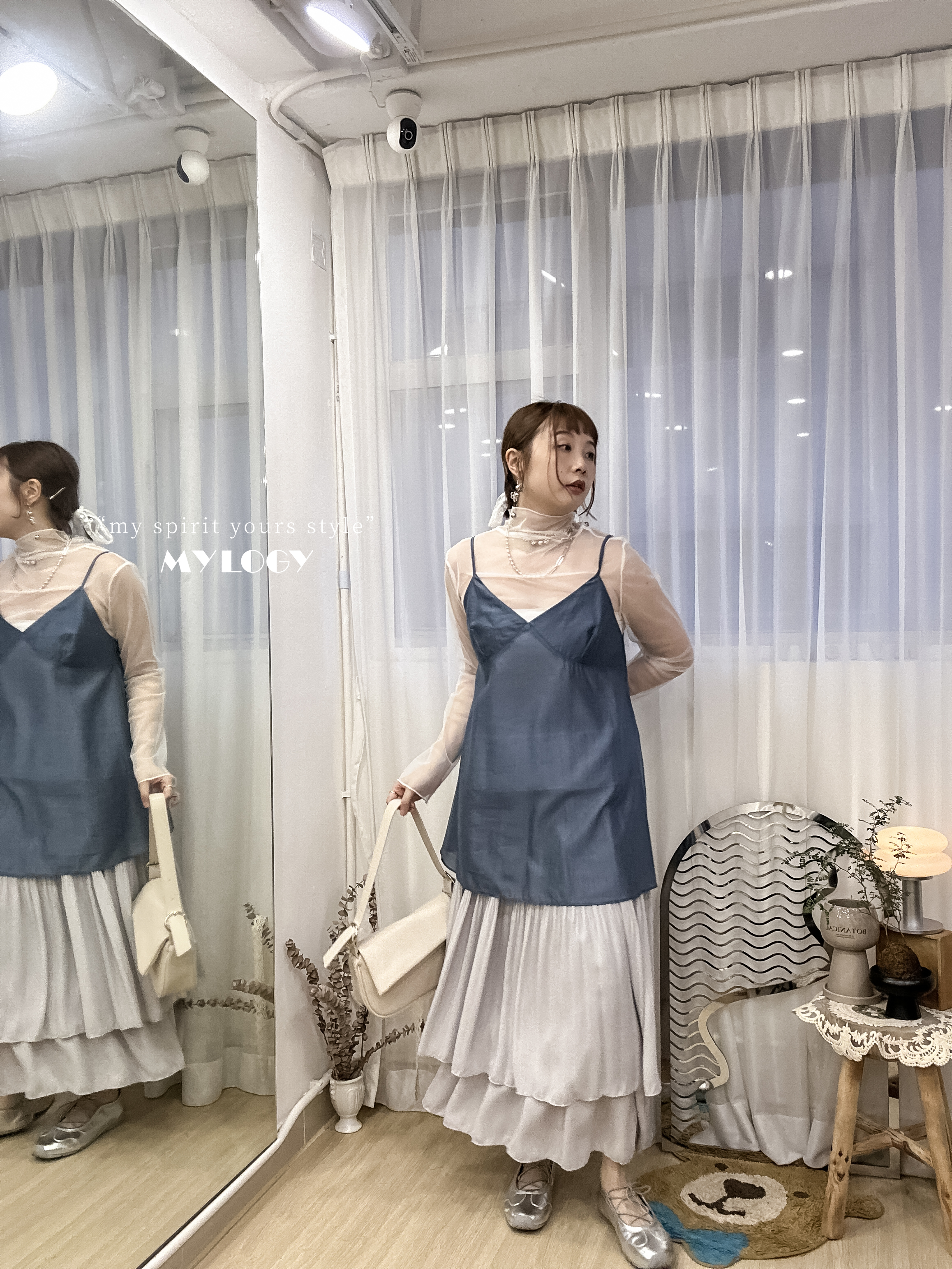 視覺也低幾℃～薄料文藝感V領外搭背心 UN0001