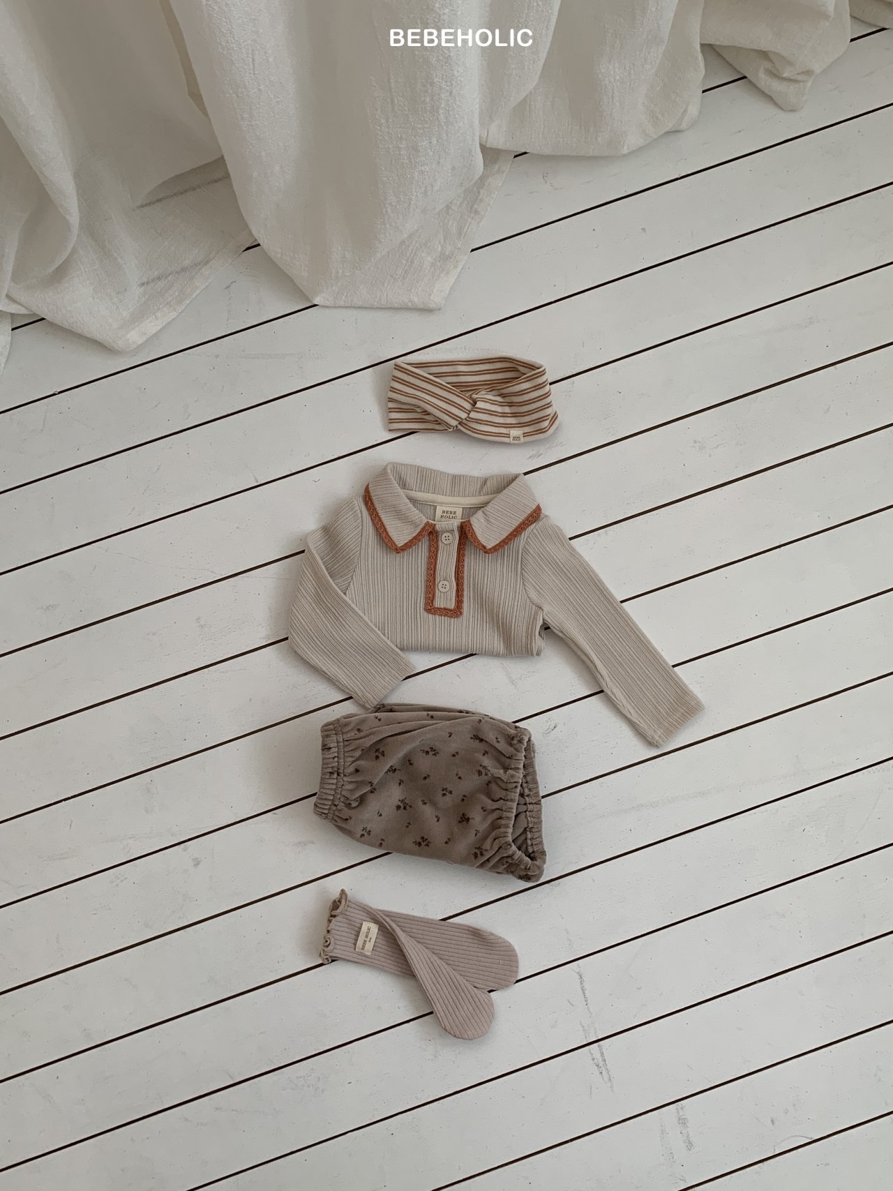 🌸預訂 韓國直送🌸🇰🇷BEBEHOLIC三色蕾絲花邊翻領長袖上衣