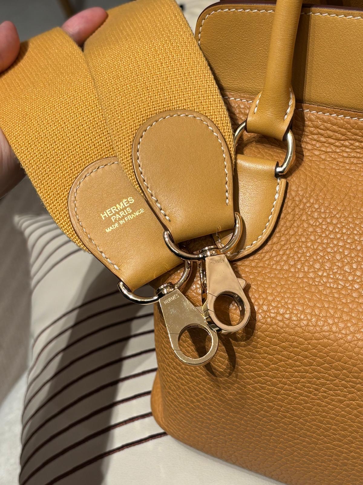 Hermes Toolbox 20 Stamp Y 芝麻色金扣 100%Authentic, 95%New ✅Dust bag ✅Box