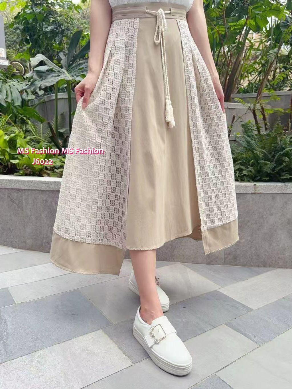 J6022 韓國🇰🇷特色通花半腰裙