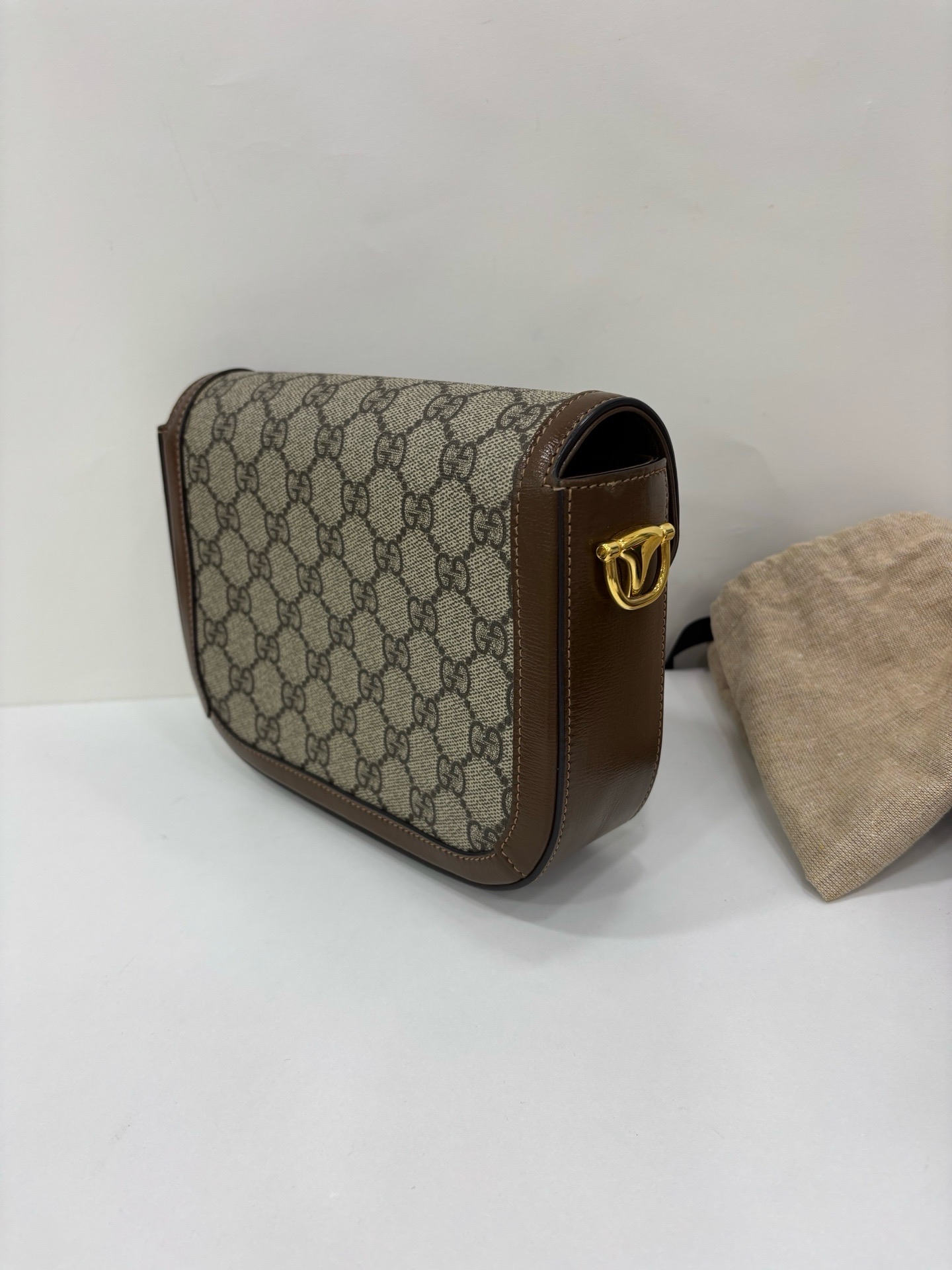 直播貨品 |  [1個-$100 2個-$300］E02