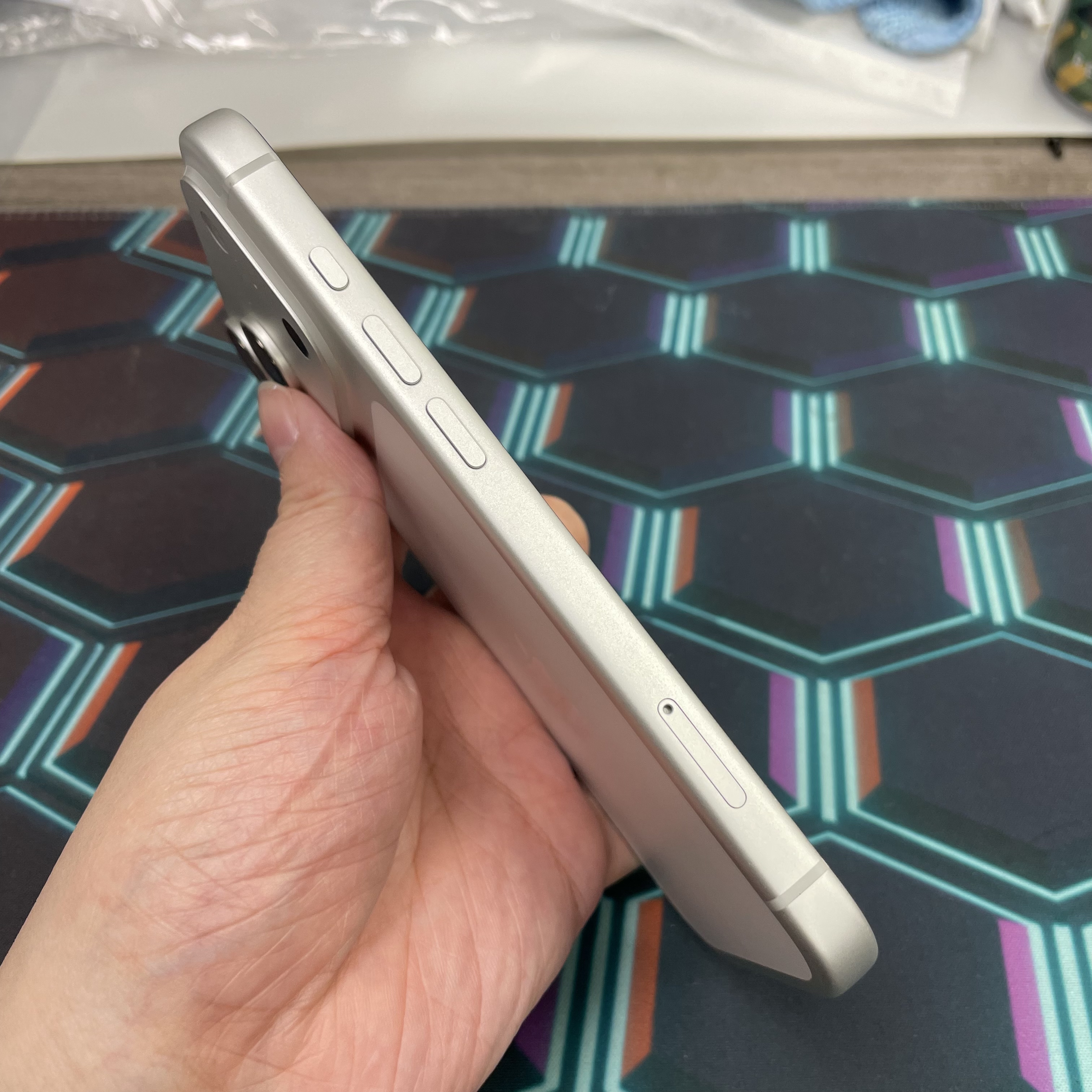 *8210 17 Pro 完美機 1TB 電91 銀色 sliver