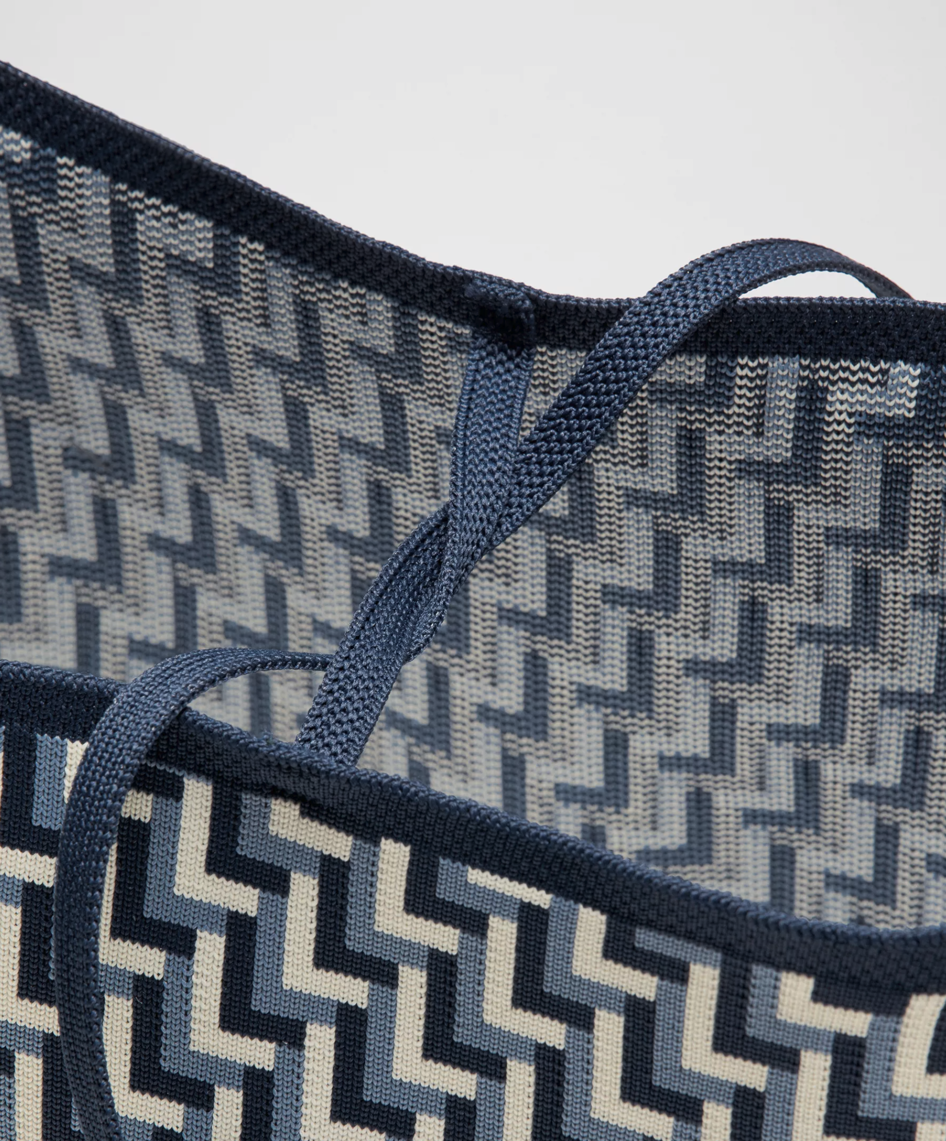 Lululemon Shoulder Bag 12L *L Monogram Knit