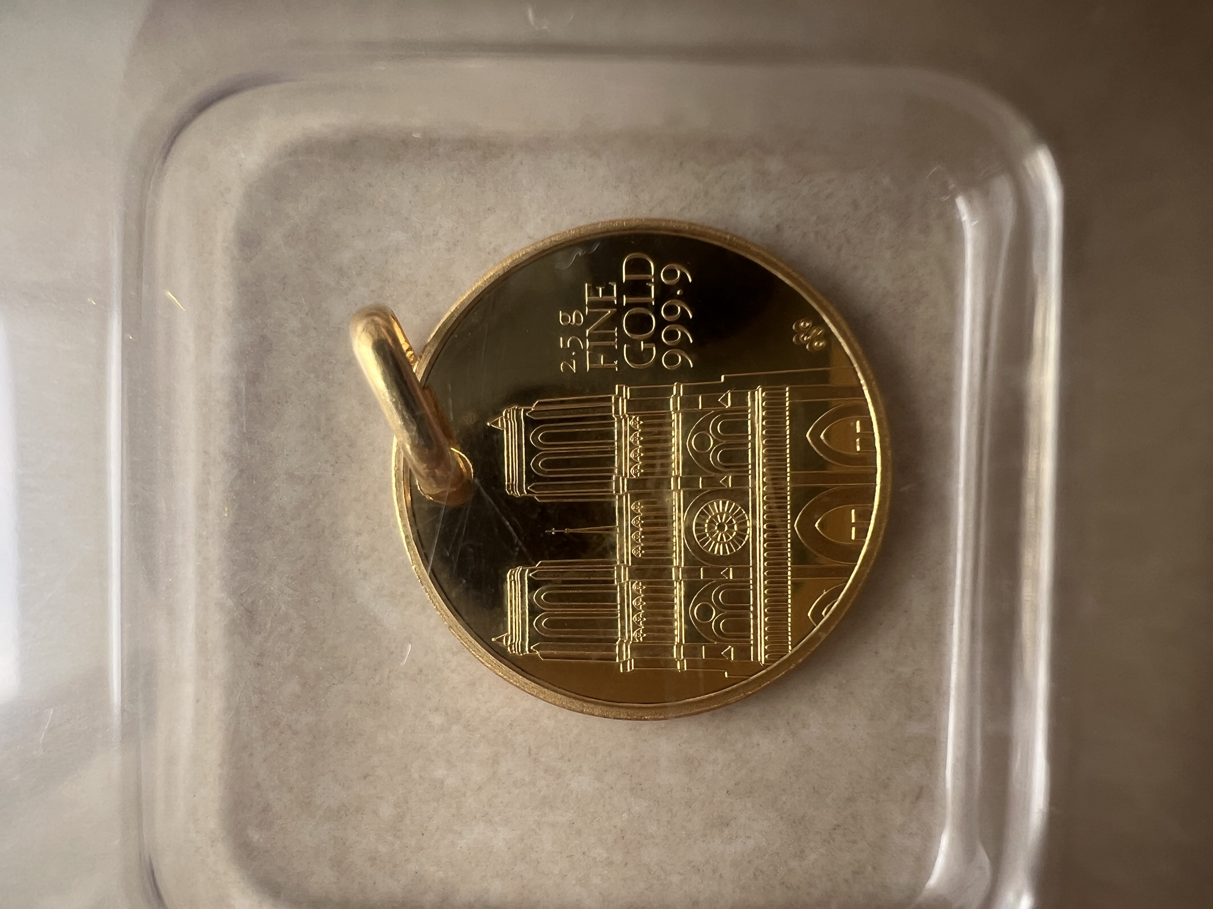 (Low SN:19) PAMP RARE Notre Dame 2.5g🇨🇭Swiss Fine Gold Pendant Emas 999.9 (Limited 1000pcs)  收藏款巴黎圣母院吊坠