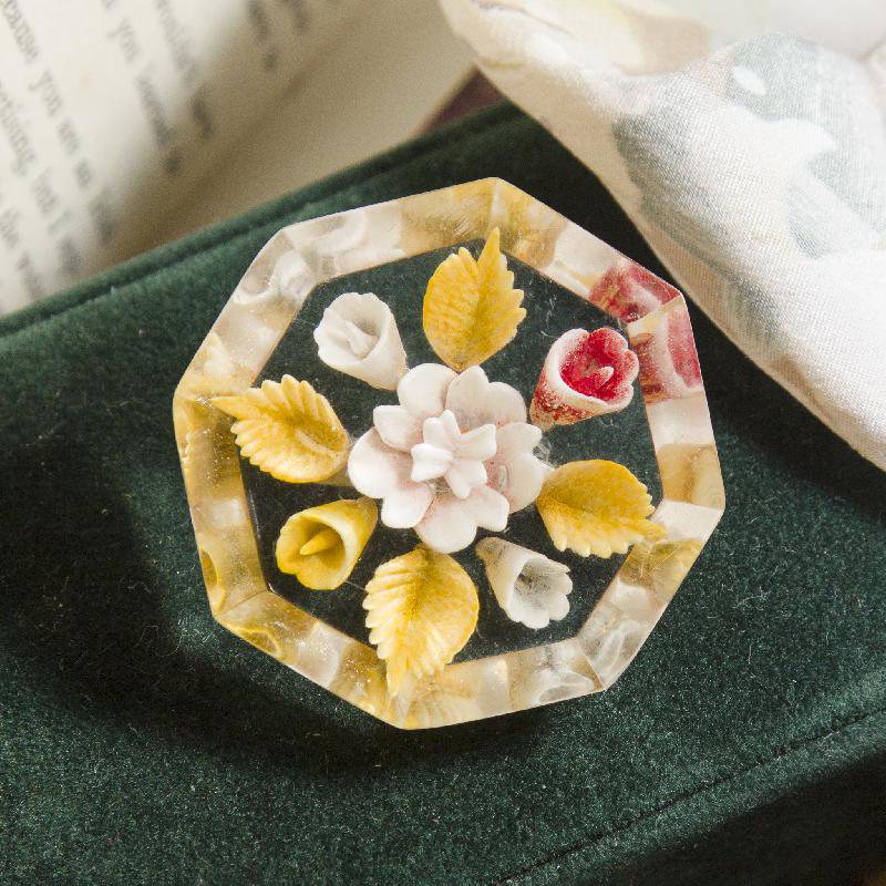 1940-50s Lucite Handpainted Floral Hexagonal Shaped Brooch(EA0457)