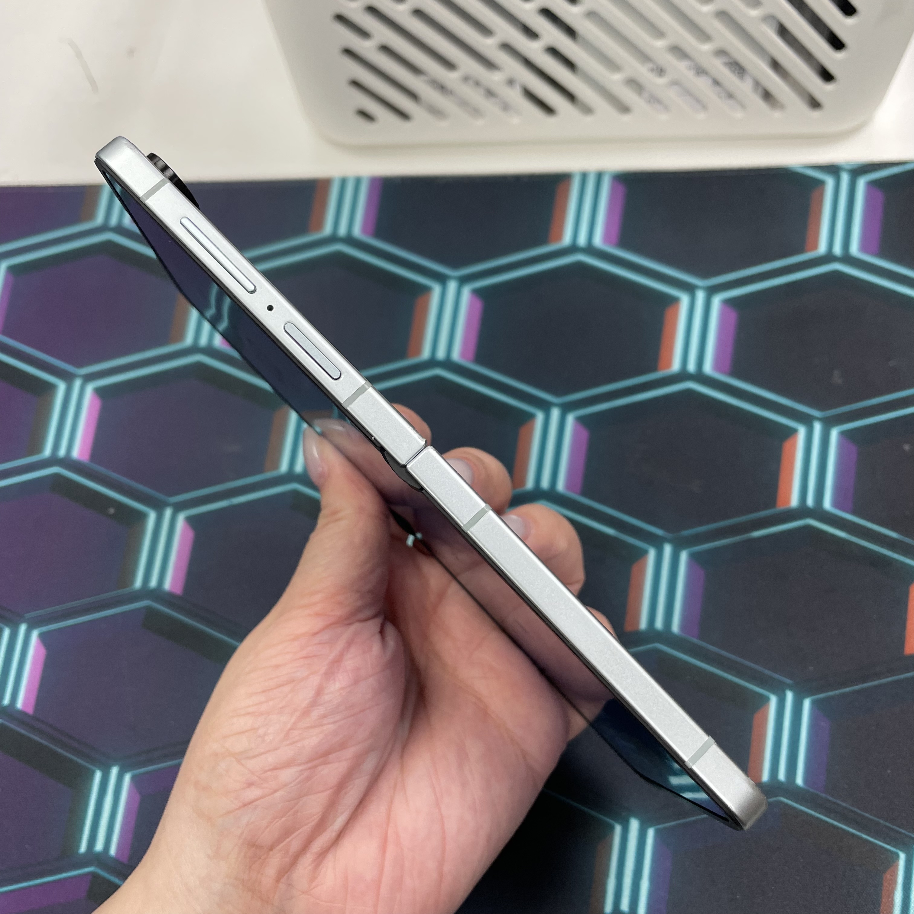 *6599 Galaxy Z Flip 7 超靚機 12+256GB 綠色 green E-sim版