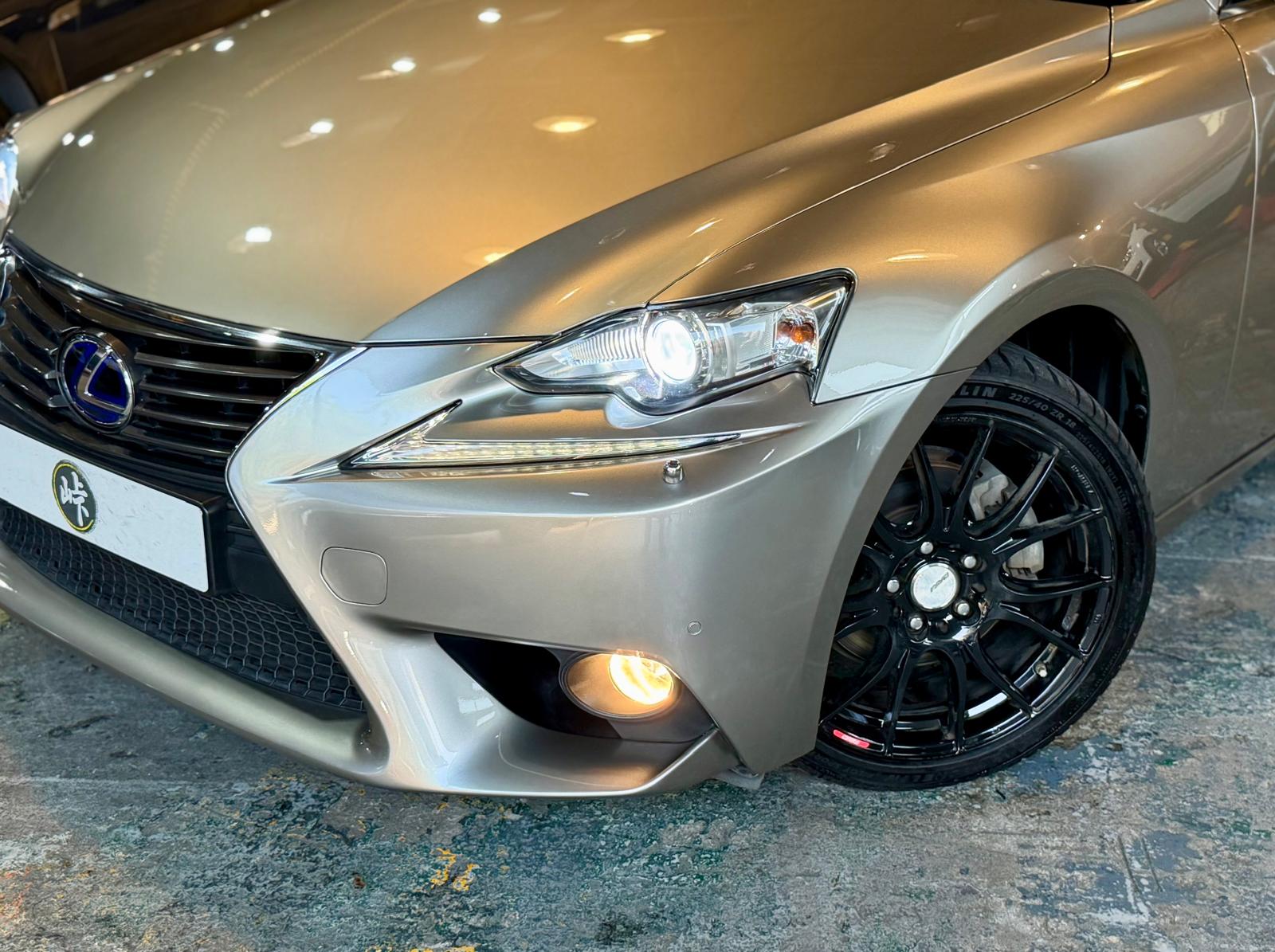 Lexus IS300H Hybrid 2013