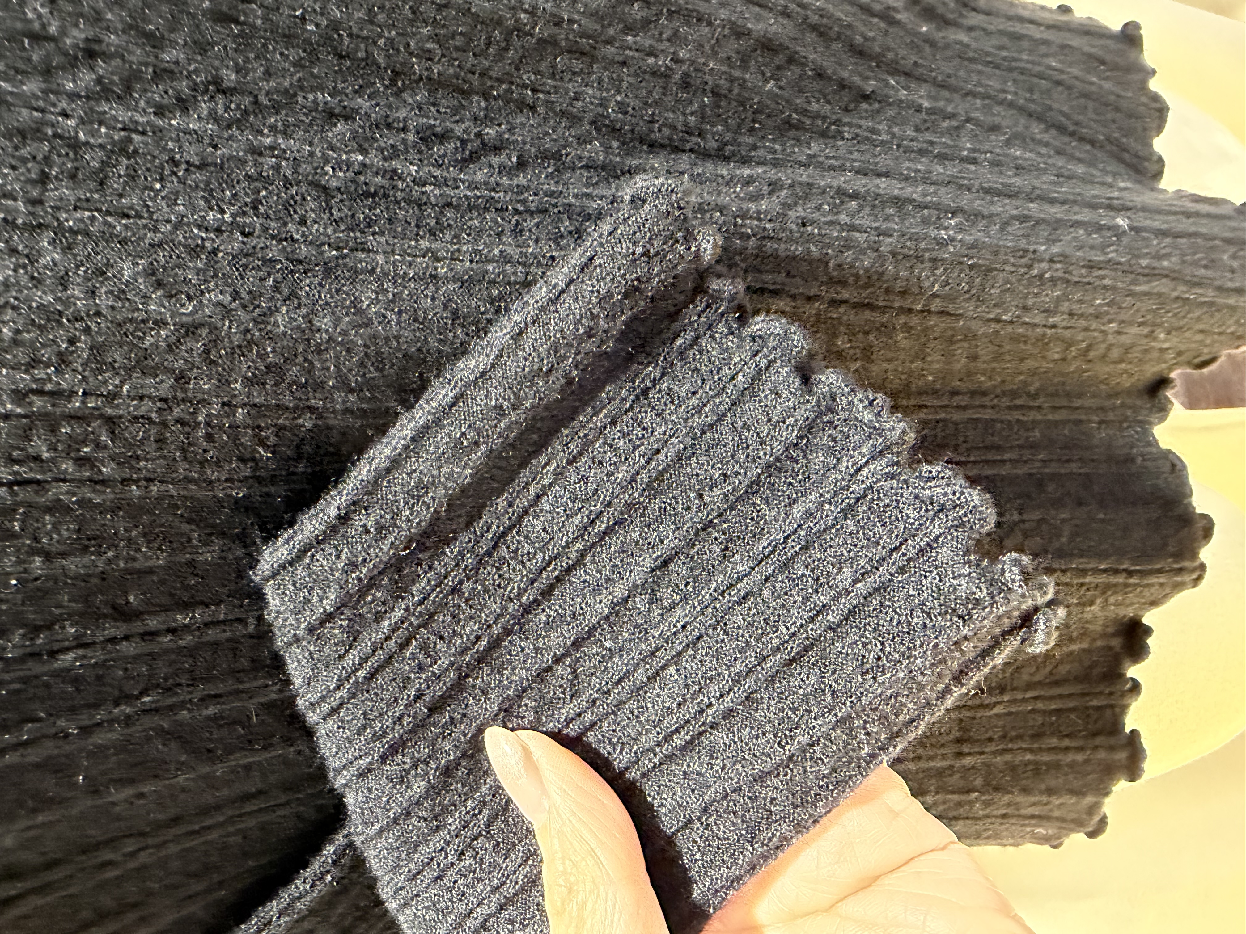 優雅針織長袖上衣配心形吊墜