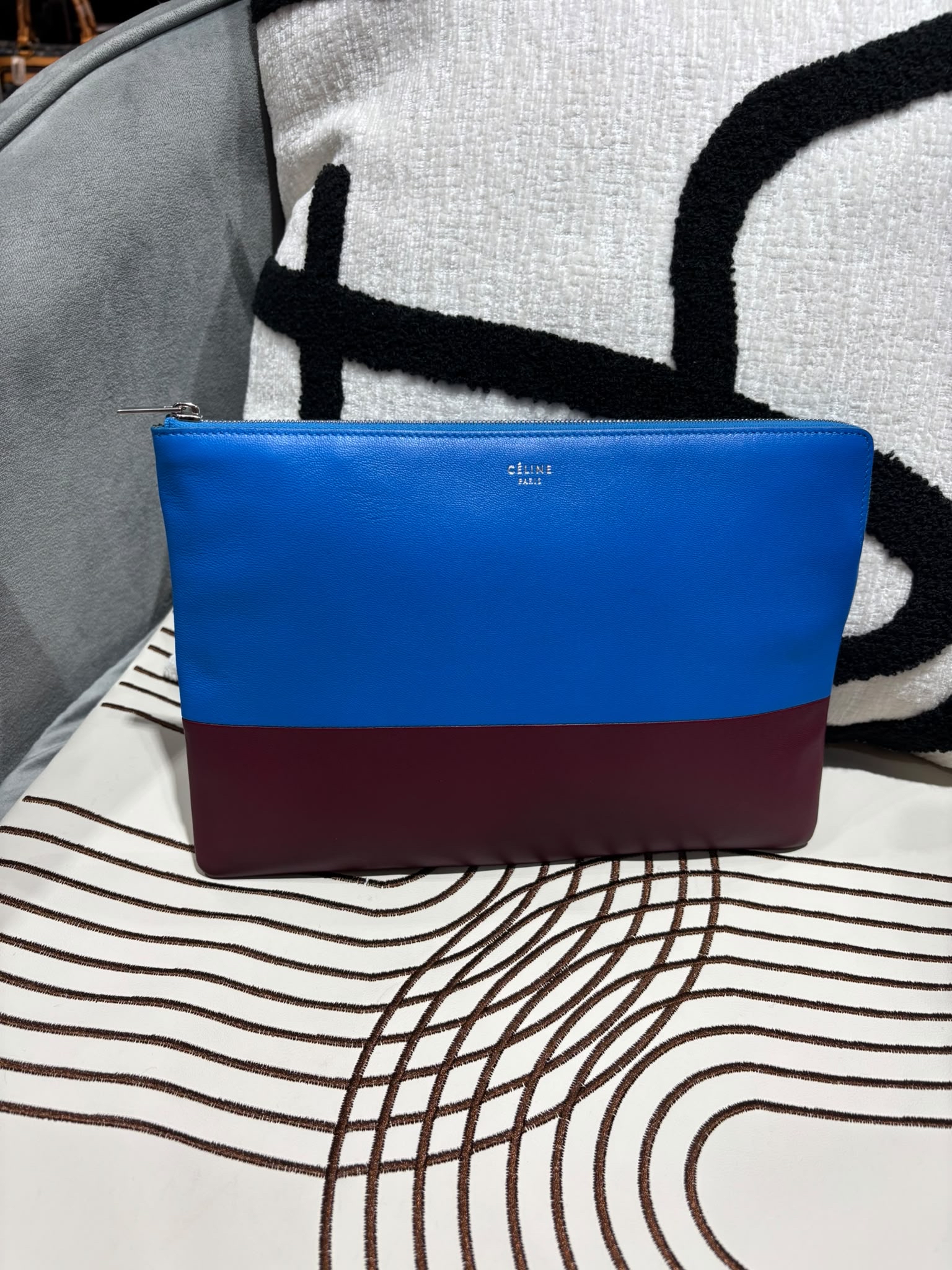 Celine Solo Clutch Bag 藍色拼酒紅小牛皮手拿包 ,$100%Authentic, 99%New
