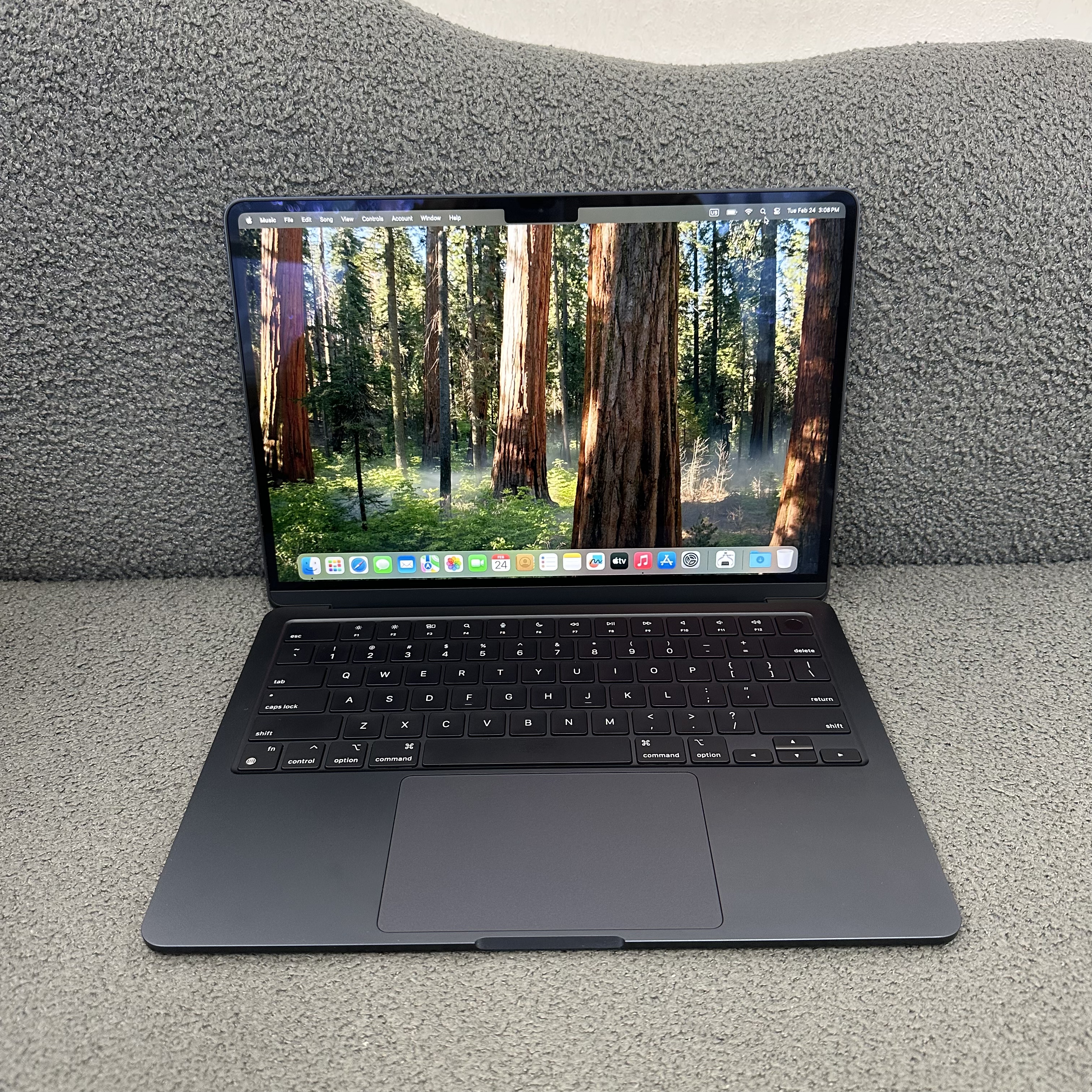 #5637  （超輕薄🔥MacBook M3 Air )APPLE  MacBook Air M3 2023 M3 CPU/8GB Ram/256GB SSD/8核心GPU/Liquid Retina Mon/13.6吋/藍色/ Gaming Laptop / Notebook/ PC / Laptop / MacbookAir / MacBook Pro / MacBookPro