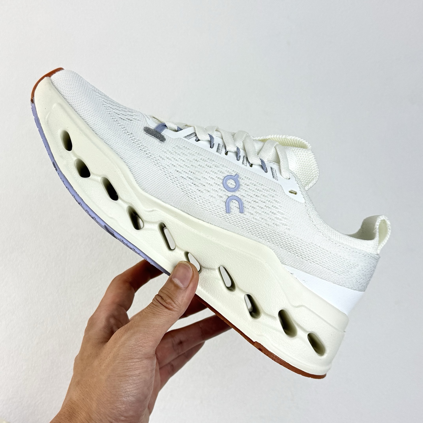On Running Cloudsurfer Max 