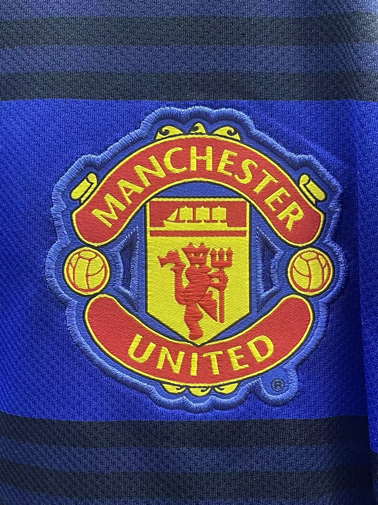 2011-12 Manchester United Away Shirt Size S "BNWT" 