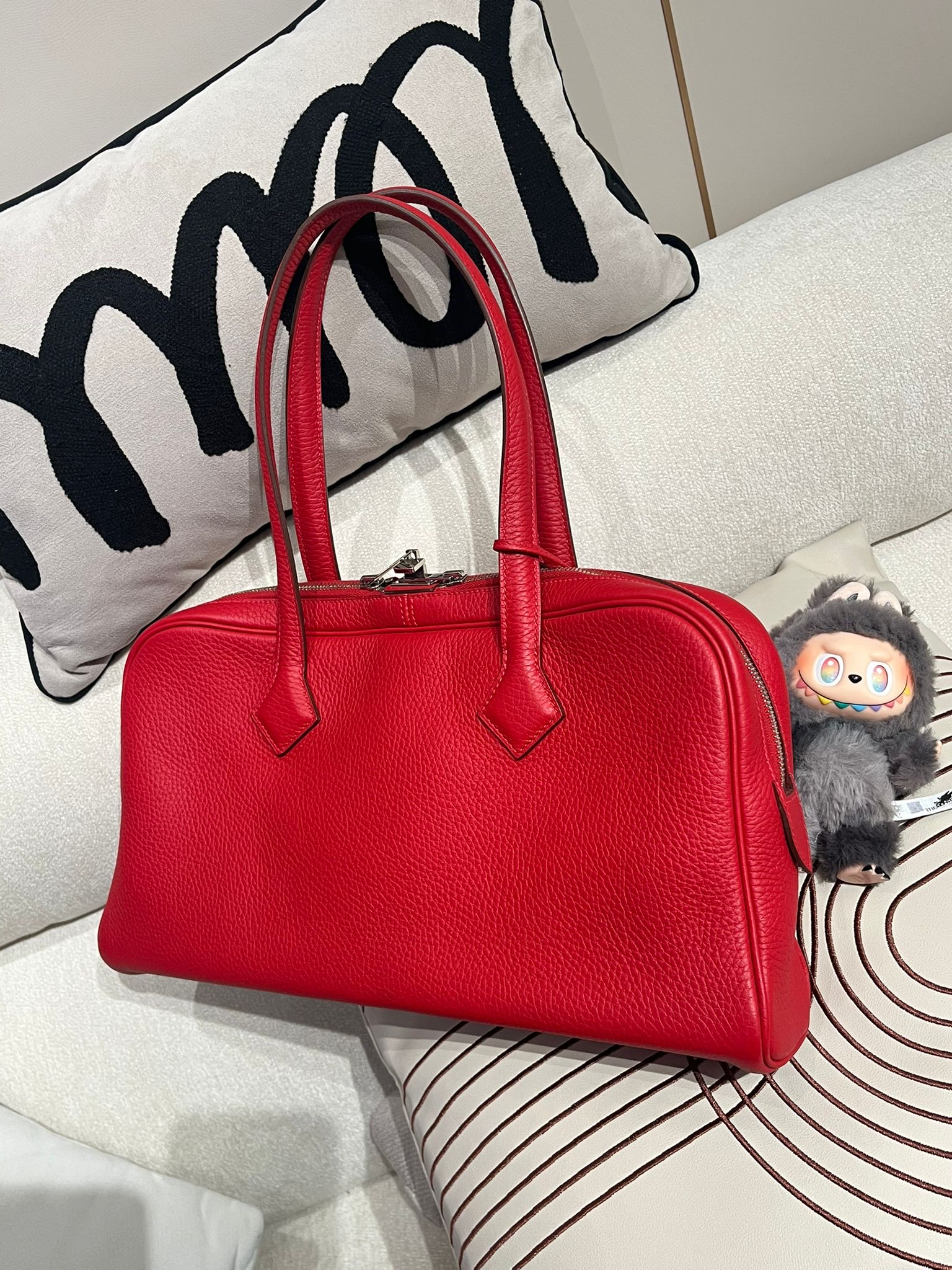 Hermes Victoria elan STAMP [P] 100%Authentic,98%new  ✅key lock ✅dust bag 