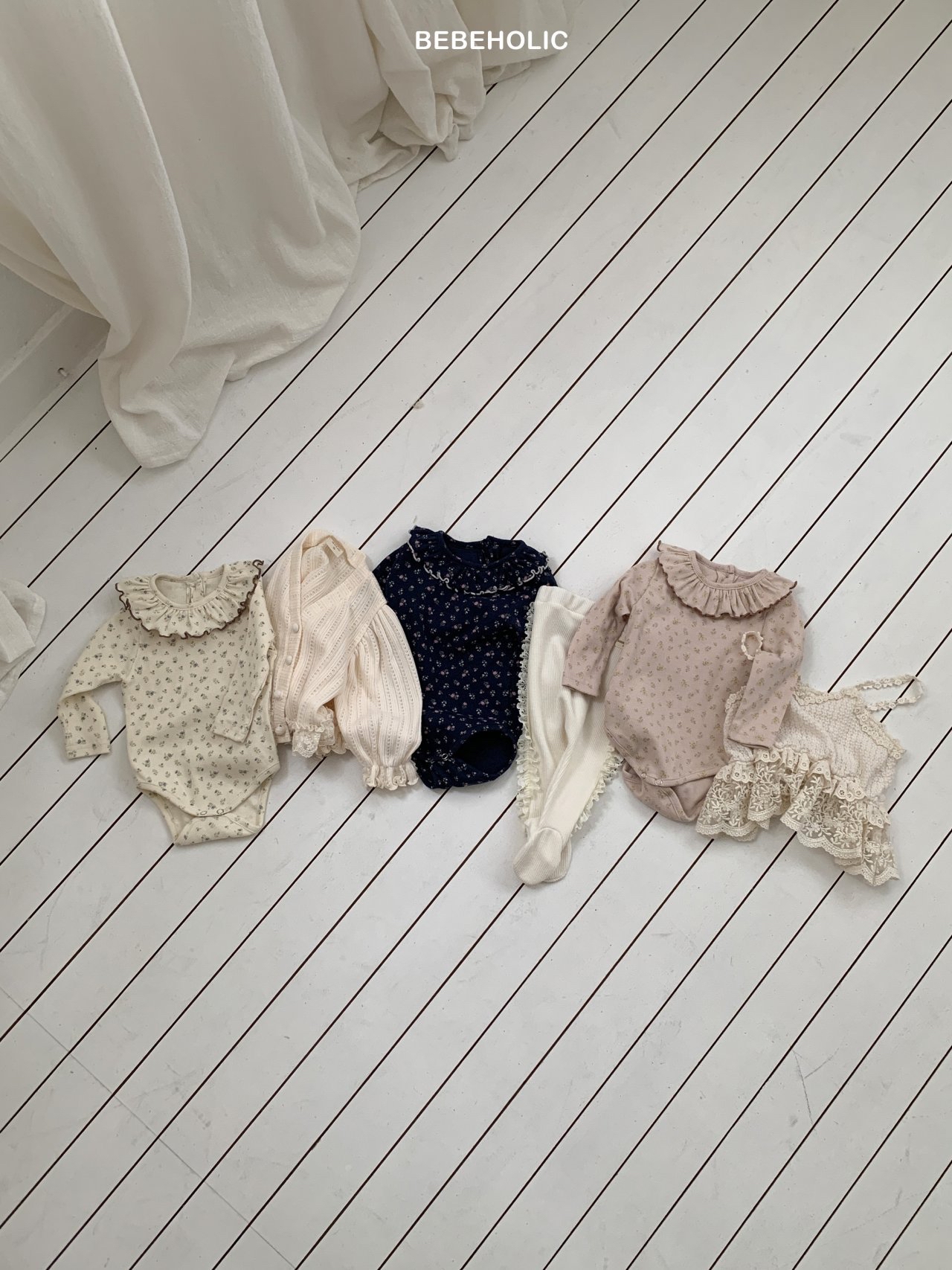 🌸預訂 韓國直送🌸🇰🇷BEBEHOLIC三色碎花荷葉領長袖包屁衣