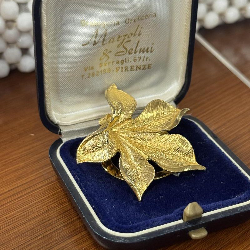 Vintage C.a. 1970s Golden Maple Leaf Scarf Clip (EA1751)
