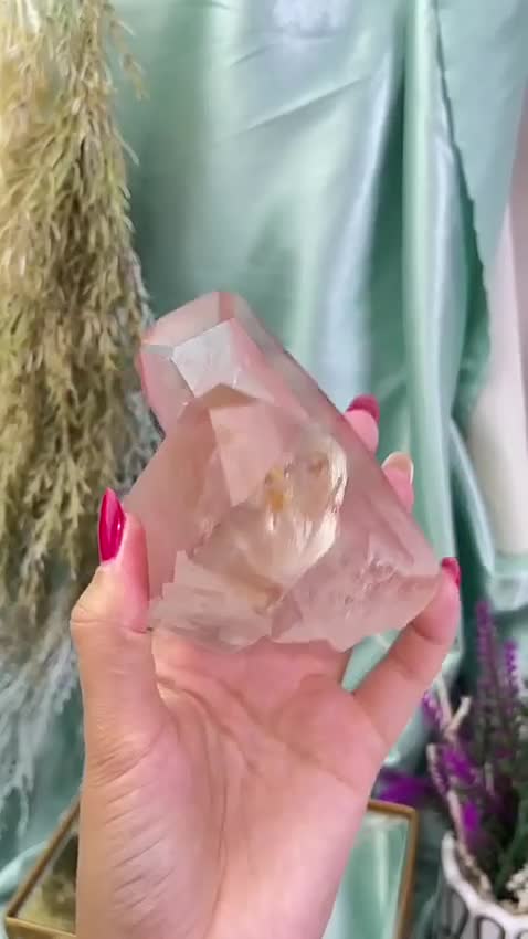 聖殿猩紅雷姆利亞種子水晶（Red/Pink Lemurian Seed Crystal）