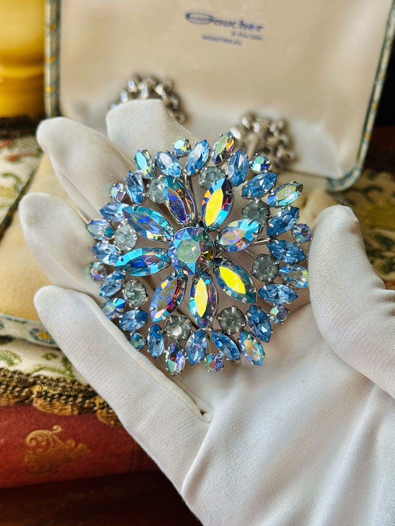 Vintage 1950s Designer Quality Blue Aurora Borealis Brooch and Clip Earrings Jewelry Set (MT2628)